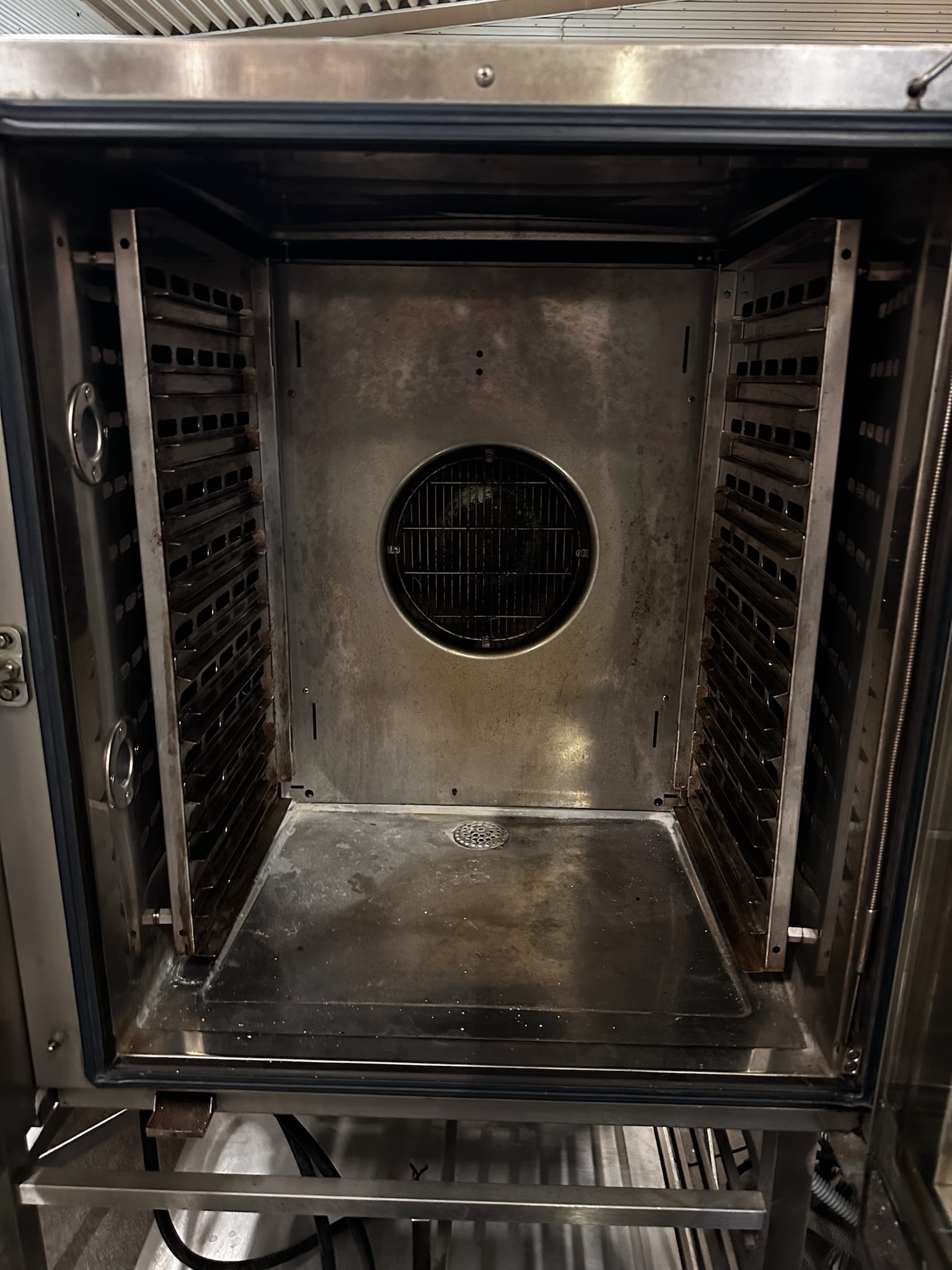 SELT / SOLD Zanussi ofn, 10 skúffur 7