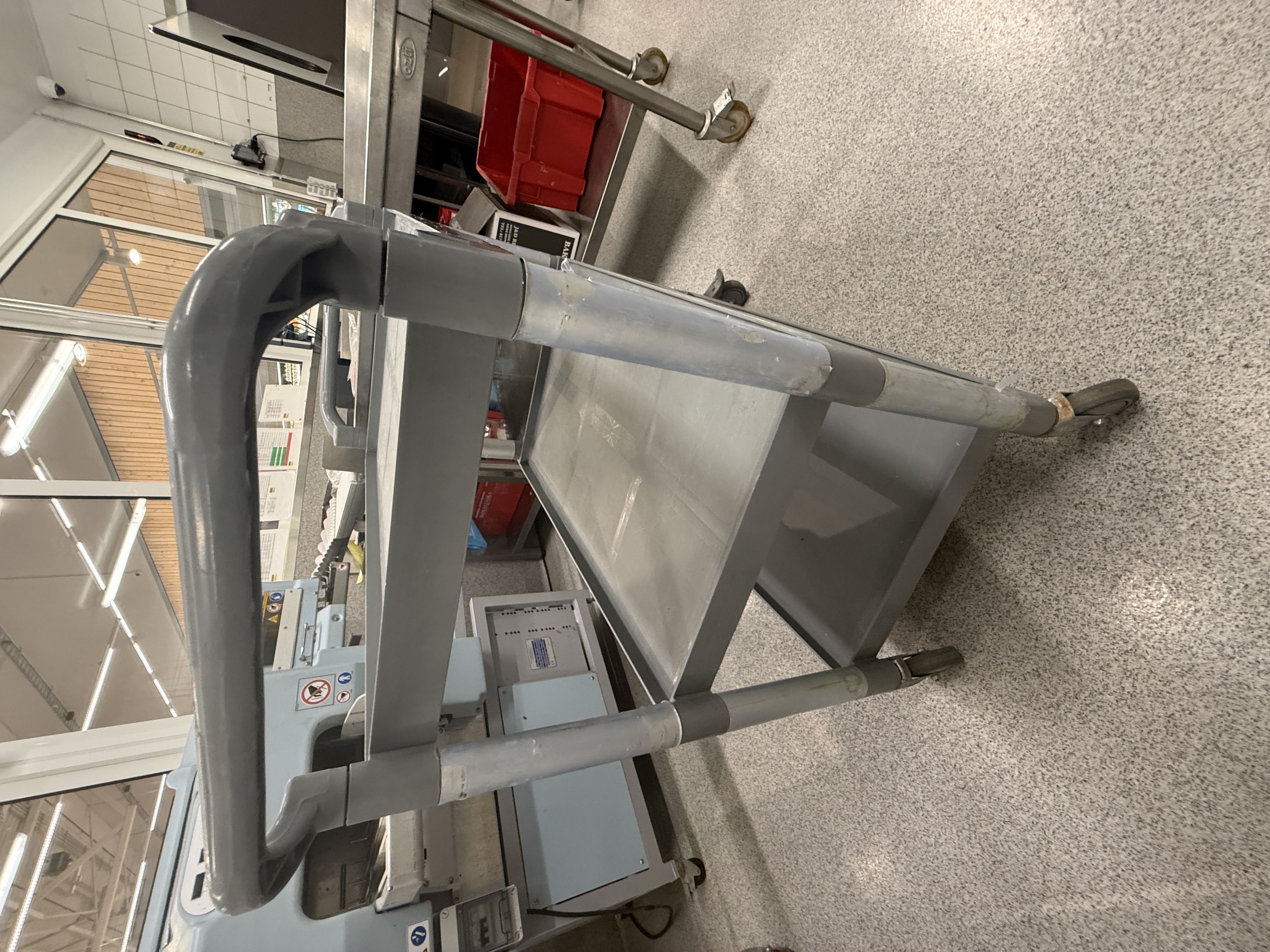 SELT / SOLD Pujadas handvagn plast 3 hillur 90x56x96sm 2