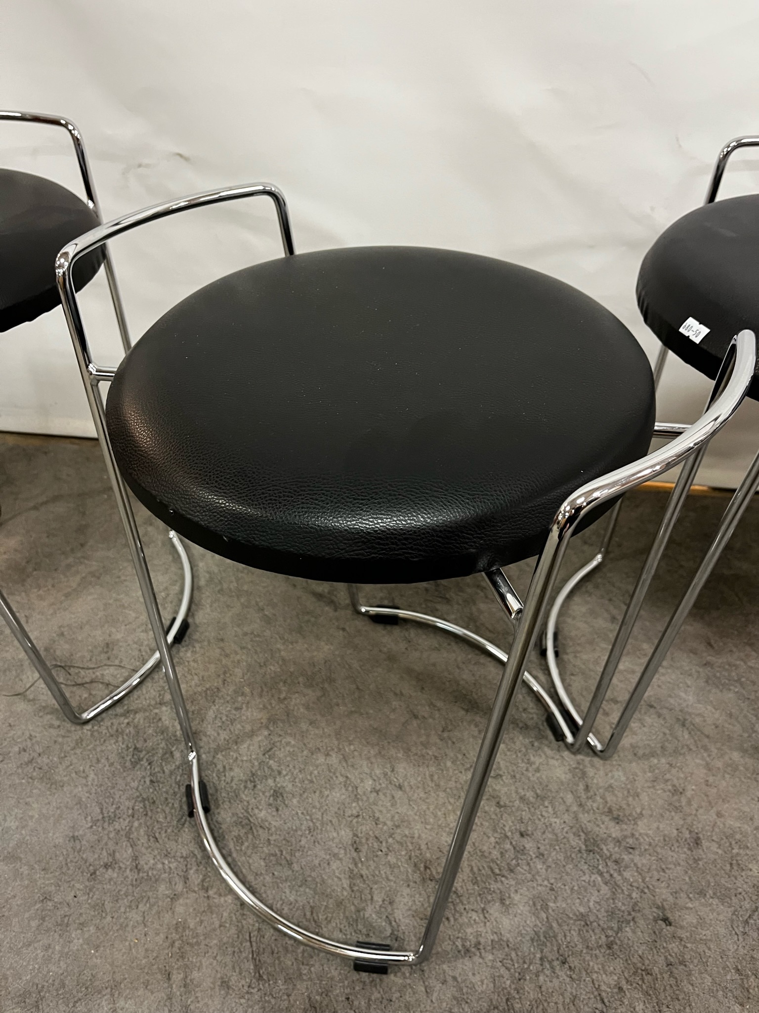 SELT / SOLD Kollar með leður setu 2