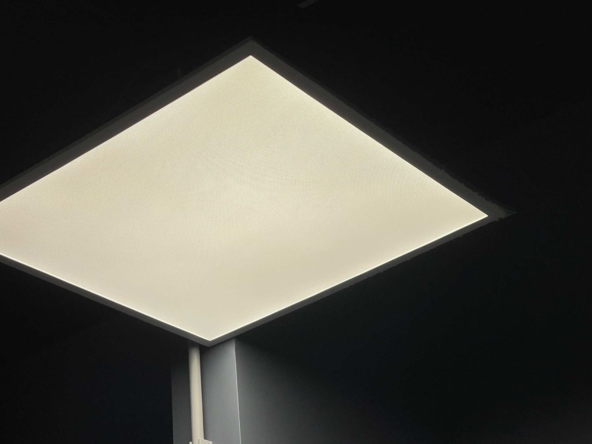 SELT / SOLD Þunn led ljós, B60 x D60 sm. 3