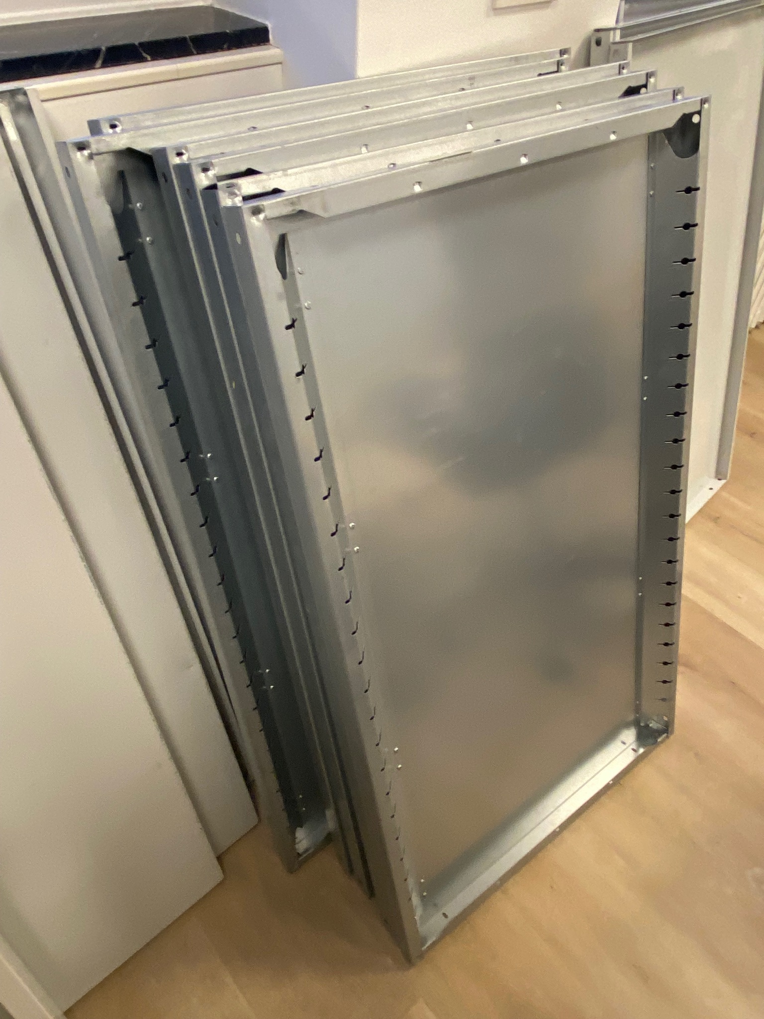 SELT / SOLD Lagerhillur frá Rými - tínsluhillur - H220 x B100 x D60 - 1 bil til 4