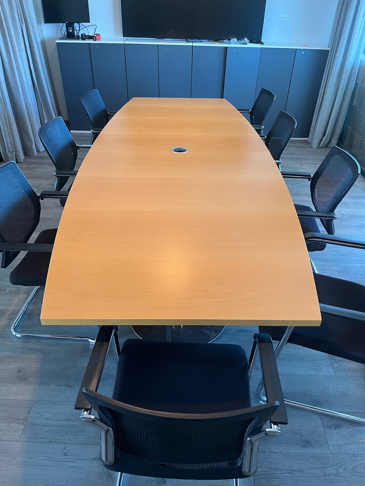 SELT / SOLD Fundarborð, 8-10 manna, L300 x B120 x H74 sm. 3