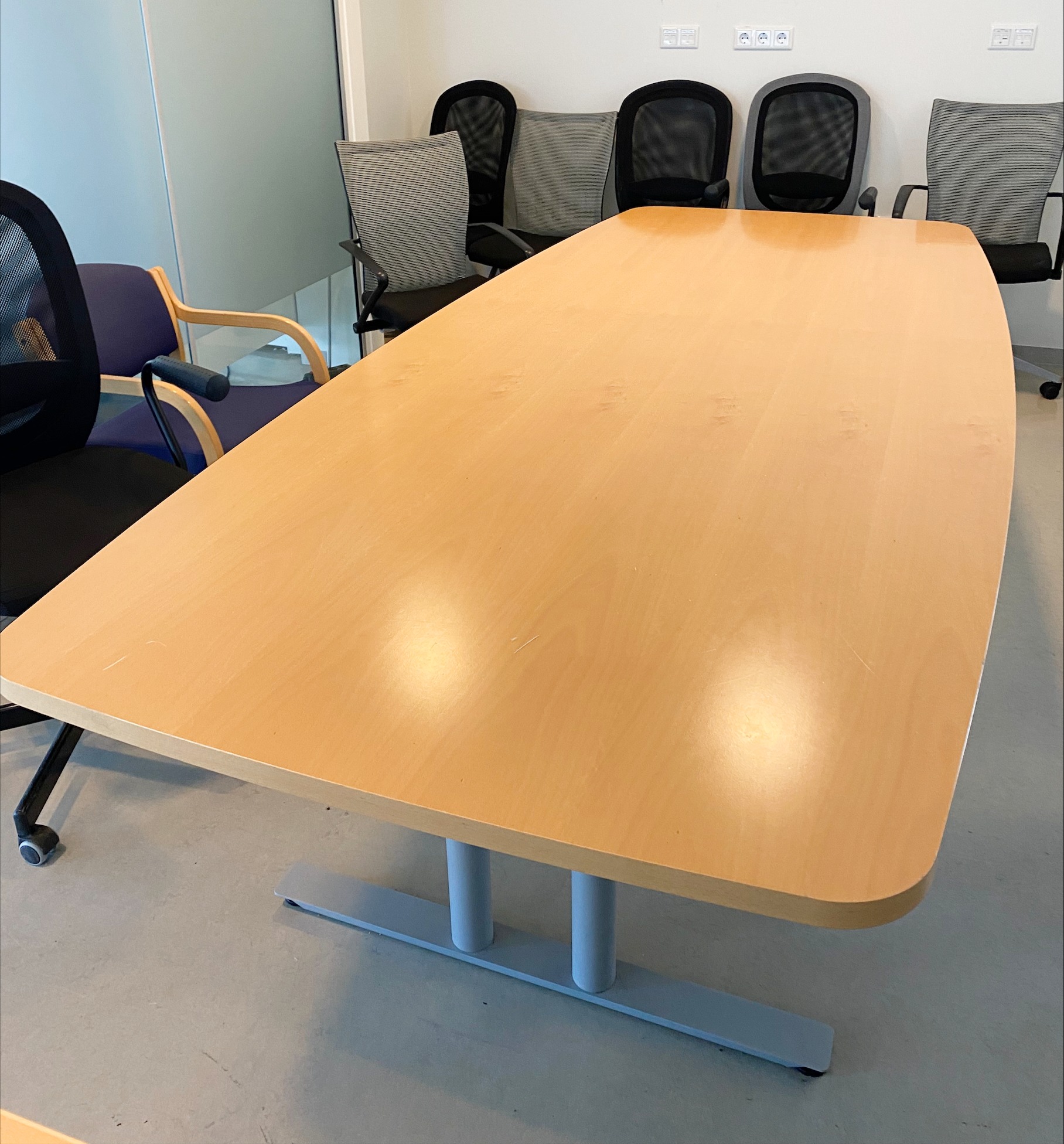 SELT / SOLD Fundarborð - 6 til 8 manna - 280 x 120 sm.