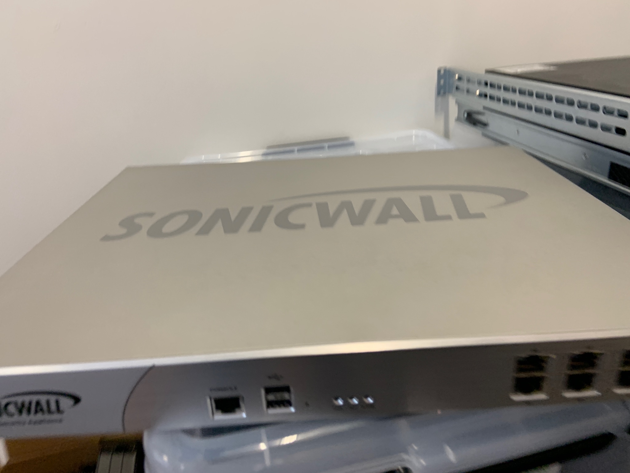 SELT / SOLD Dell eldveggir 8
