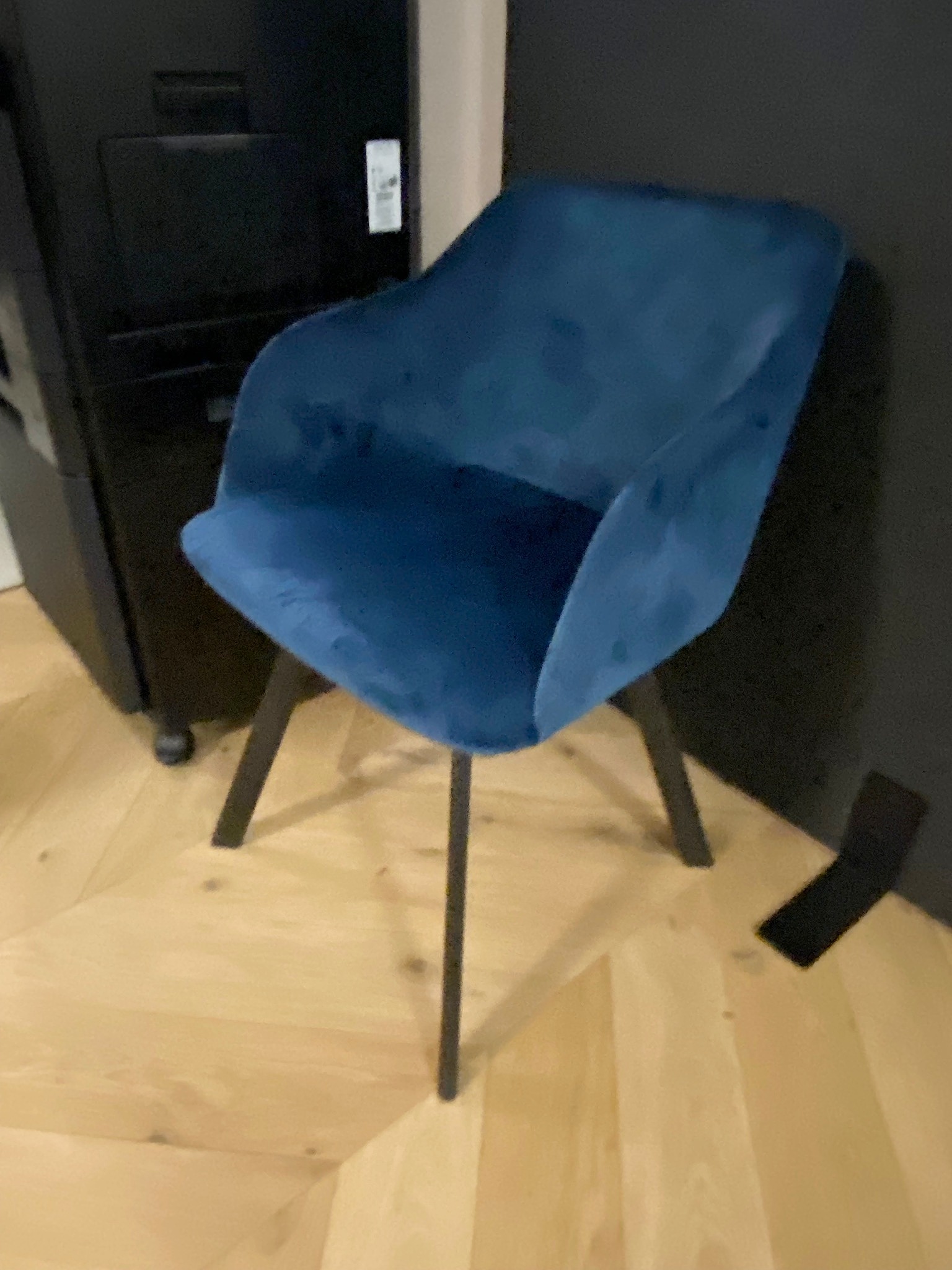 SELT / SOLD Borðstofustóll, Velvet dökkblár 1 stk