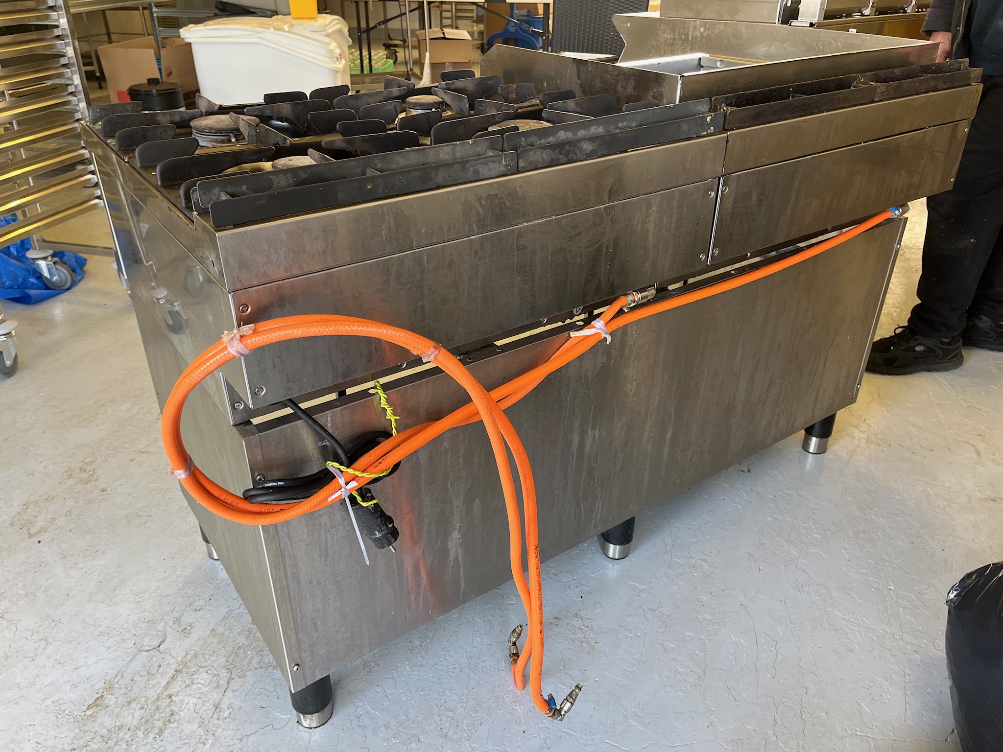 SELT /SOLDZanussi gas eldavél og steikingarpanna, B141 x D70 x H85 sm. 7