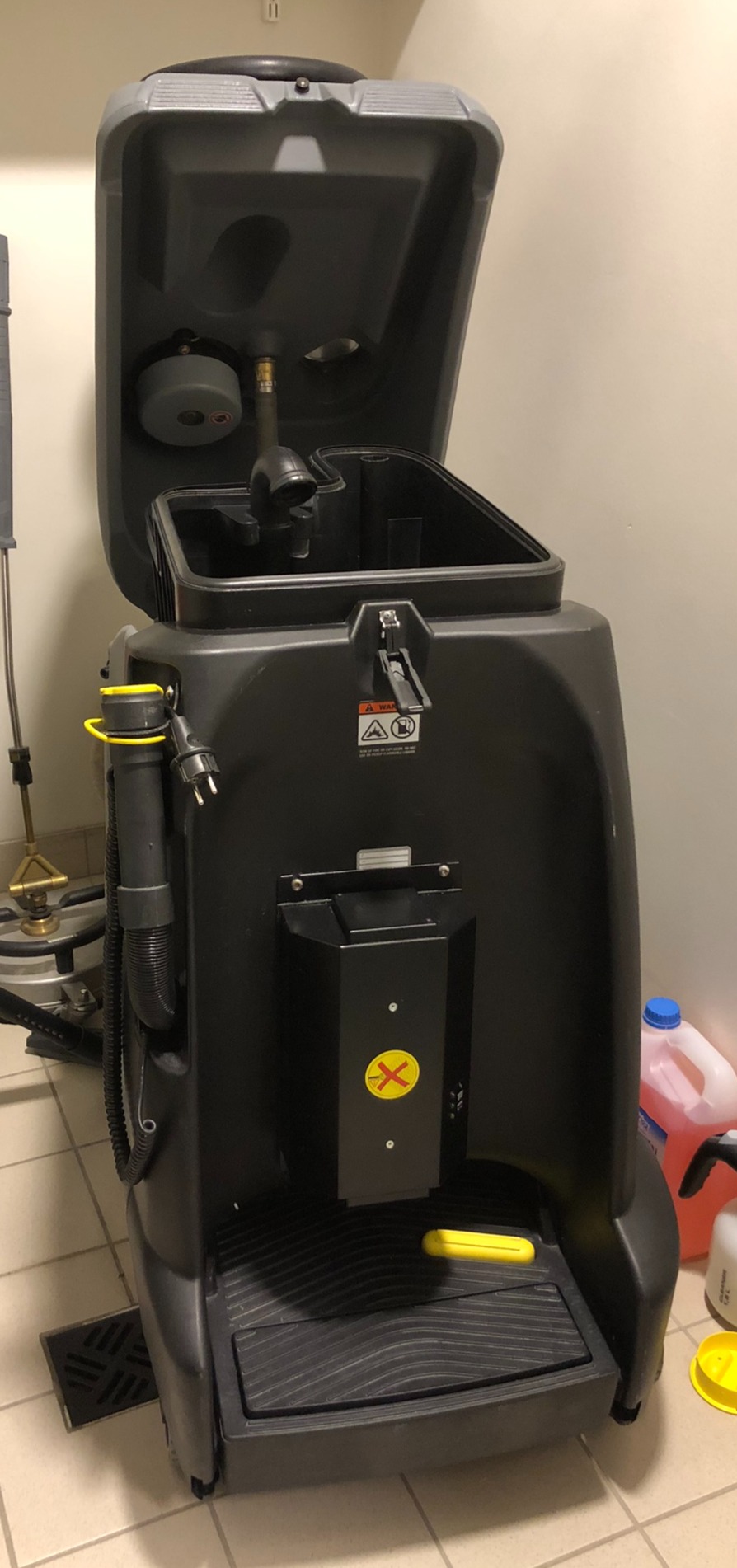 SELT / SOLD Karcher Professional B 40 RS - skúringavél - ræstivél 8