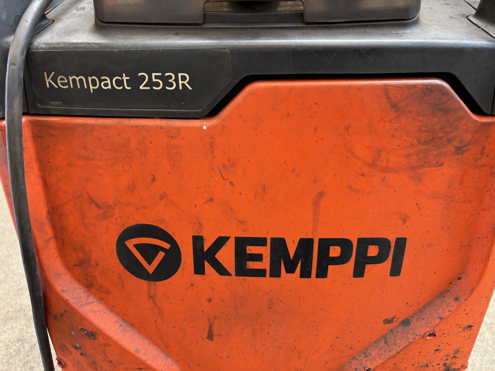 SELT / SOLD - Kemppi rafsuðuvél, Kempact 253R 6