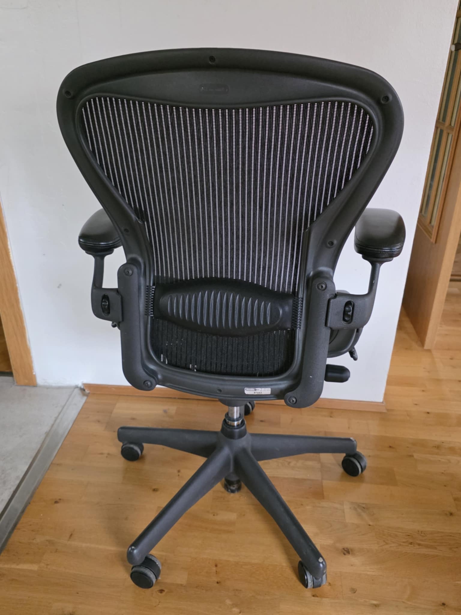 SELT / SOLD Herman Miller Aeron, B stærð 8