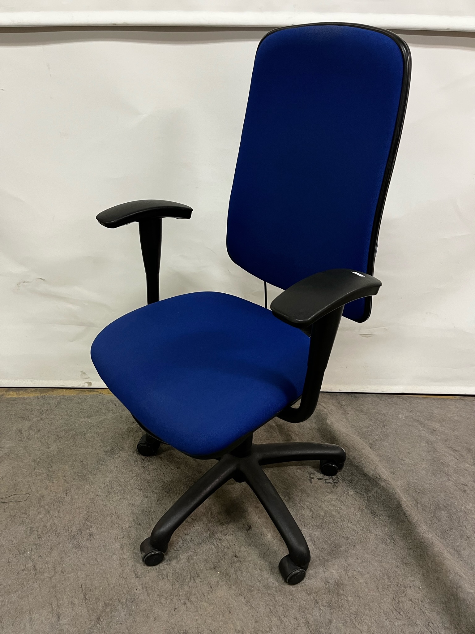 SELT / SOLD Skrifstofustóll frá Á. Guðmundsson 2
