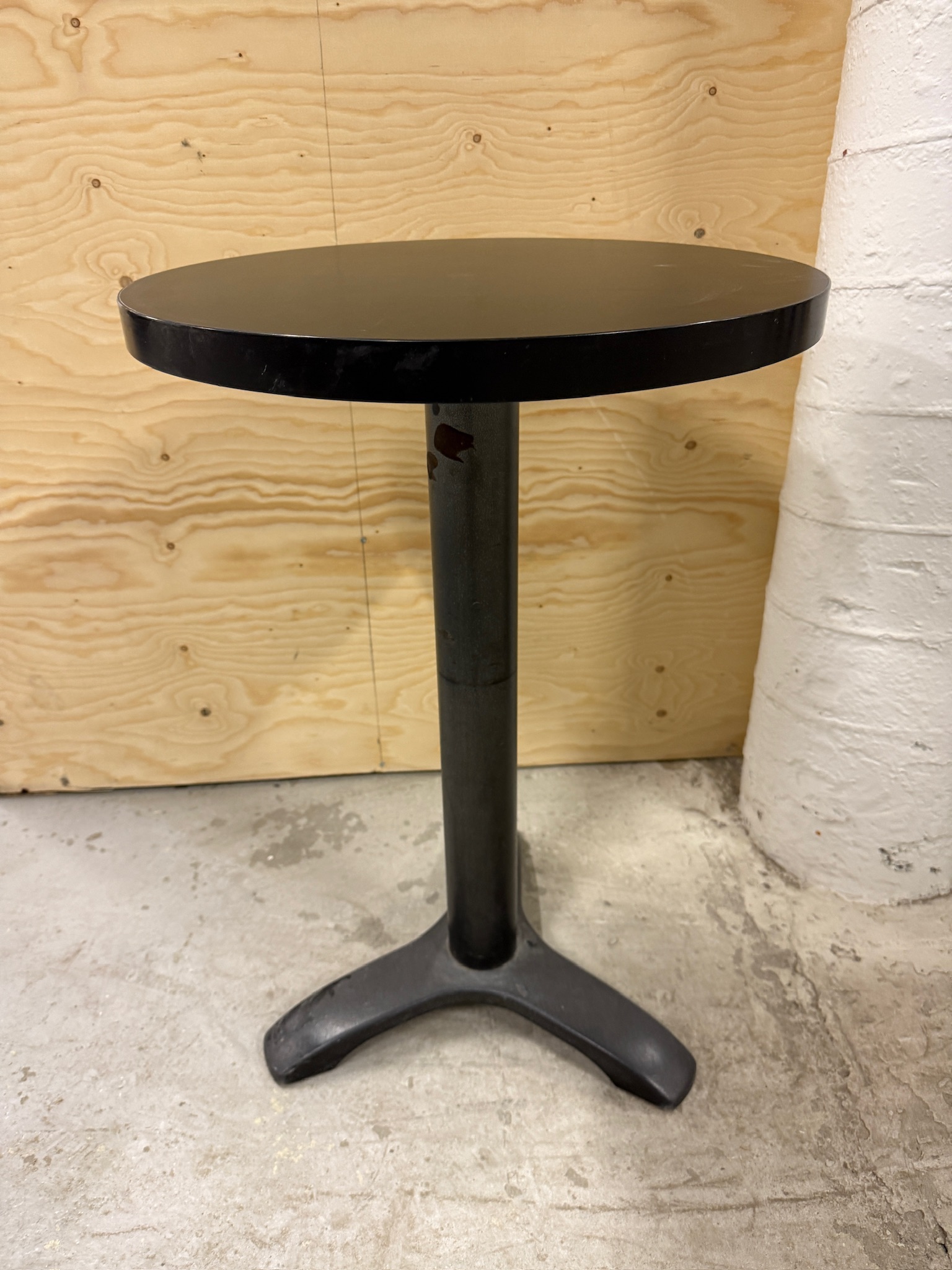 SELT / SOLD Pedrali hringborð, Ø50sm.