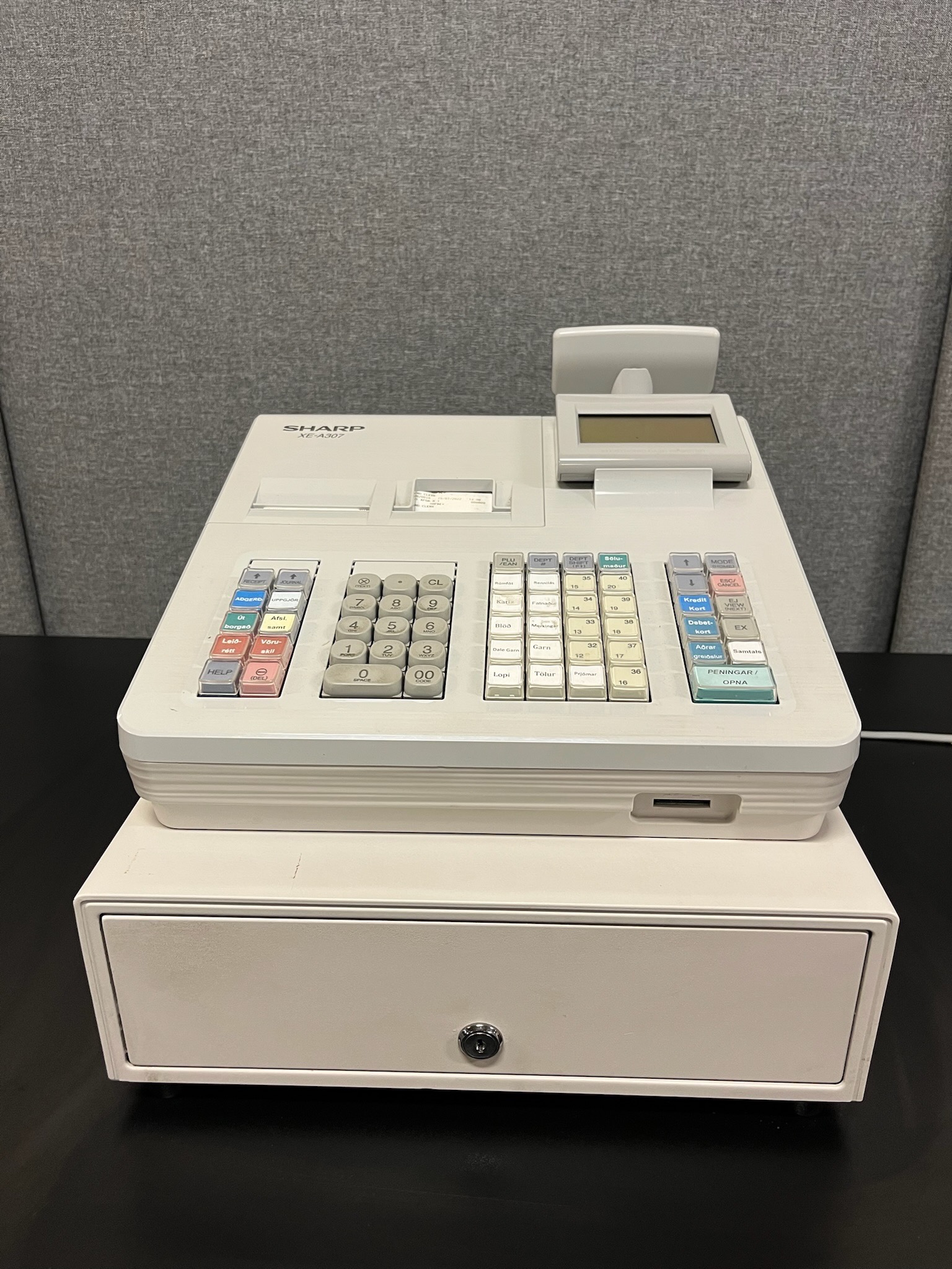 SELT / SOLD Sharp Sharp XE-A307 afgreiðslukassi.