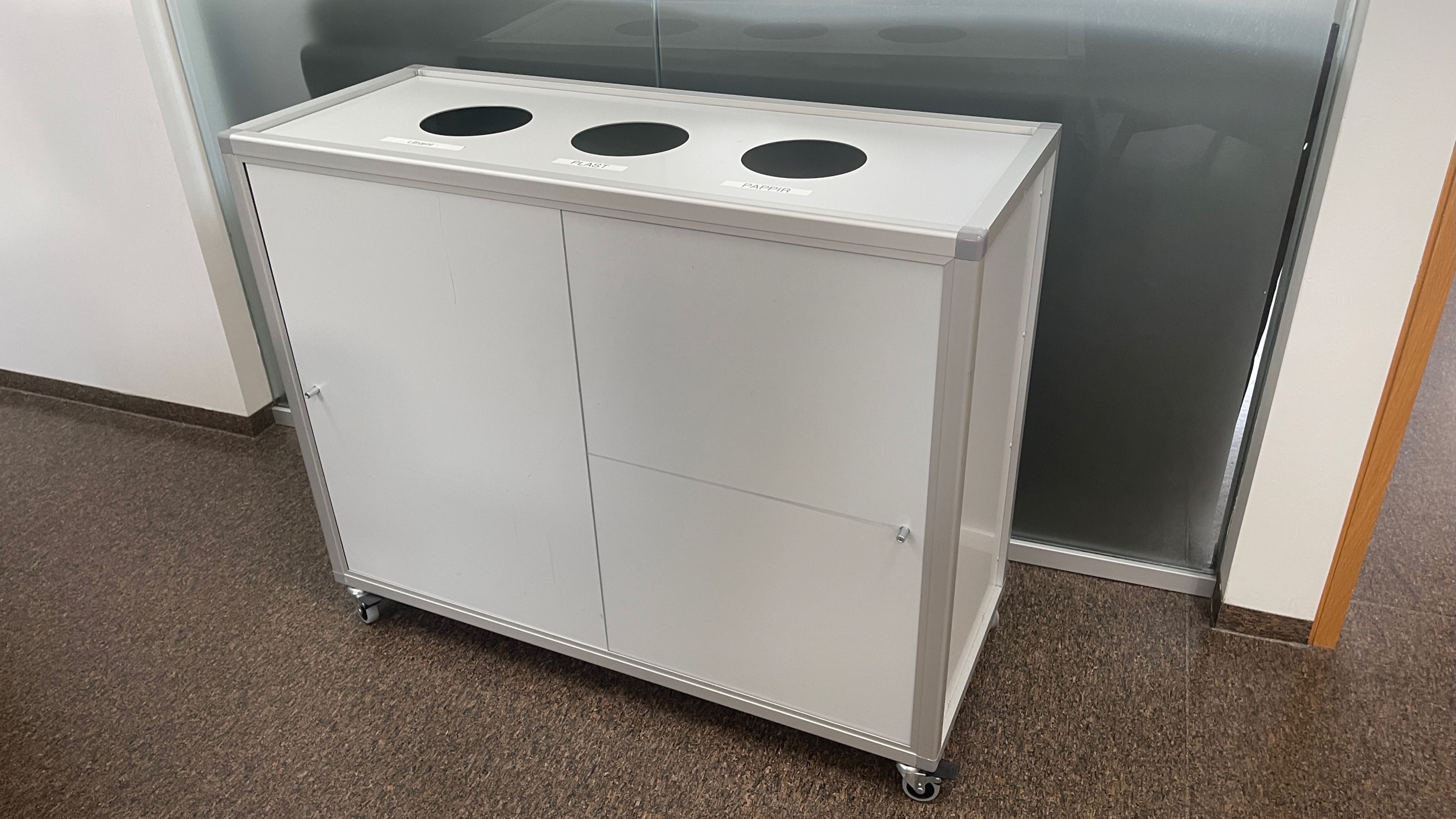 SELT / SOLD Flokkunarskápar á hjólum, B100 x D40 x H80 sm. - Alþingi