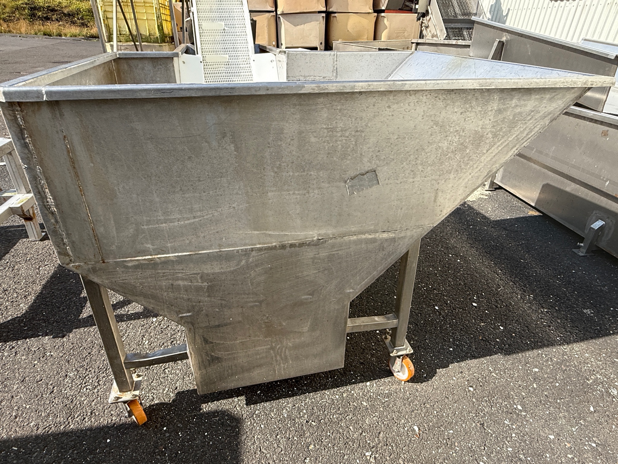 SELT / SOLD Færiband/kar ryðfrítt L260 x B145 x H180 sm 14