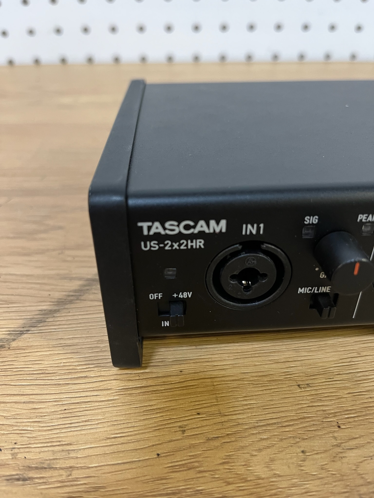 SELT / SOLD Tascam US-2x2HR hljóðkort - Play 4