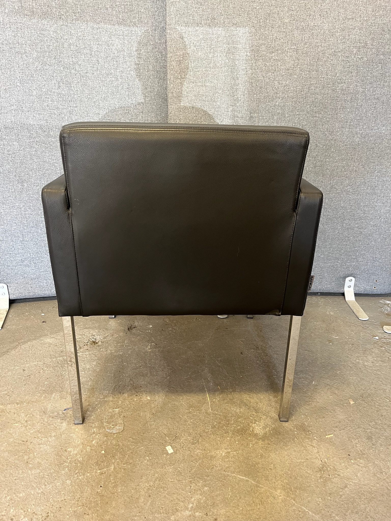 SELT / SOLD Sancal armstóll frá Módern 3