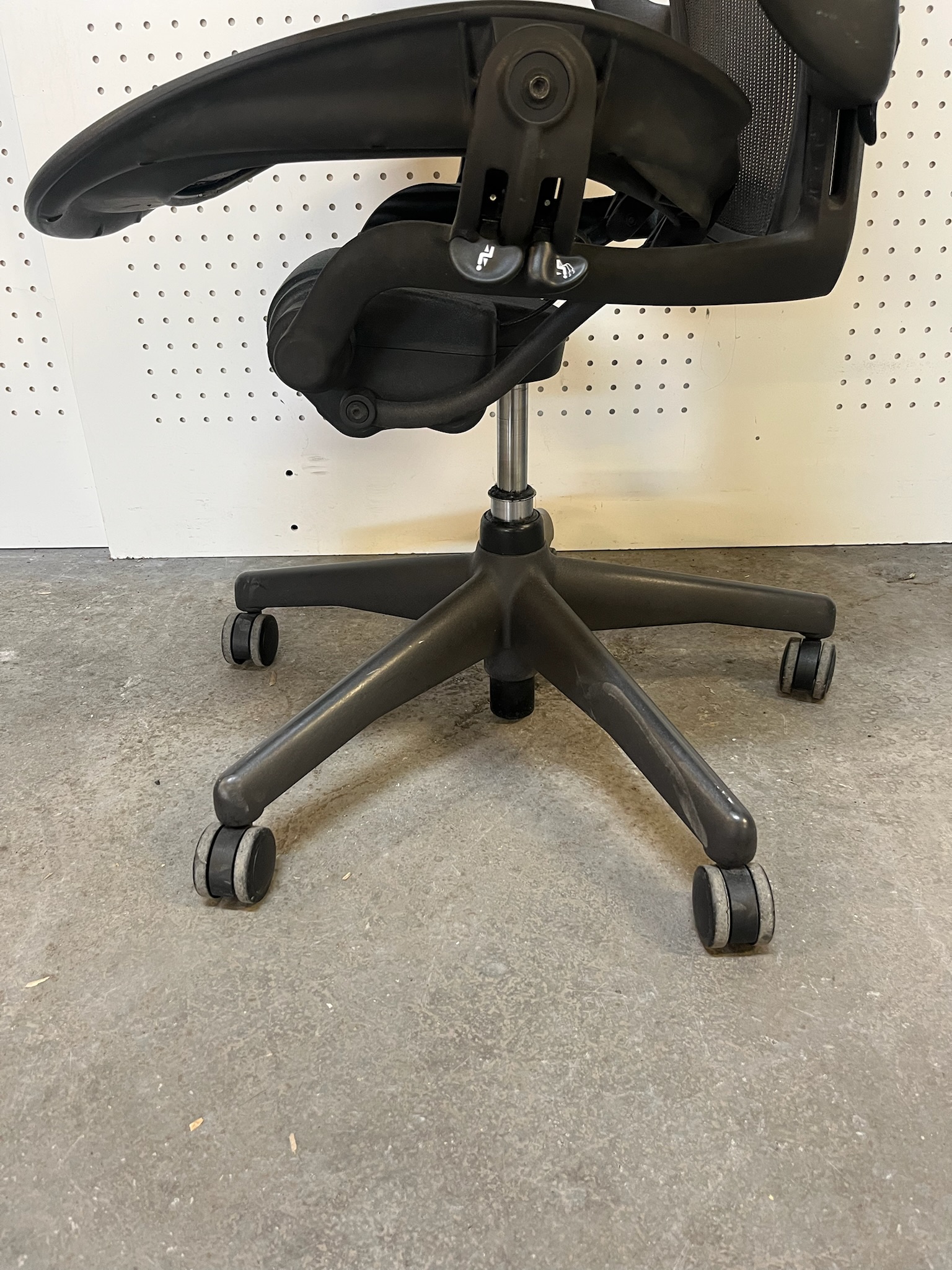 SELT / SOLD Herman Miller Aeron, C stærð 6