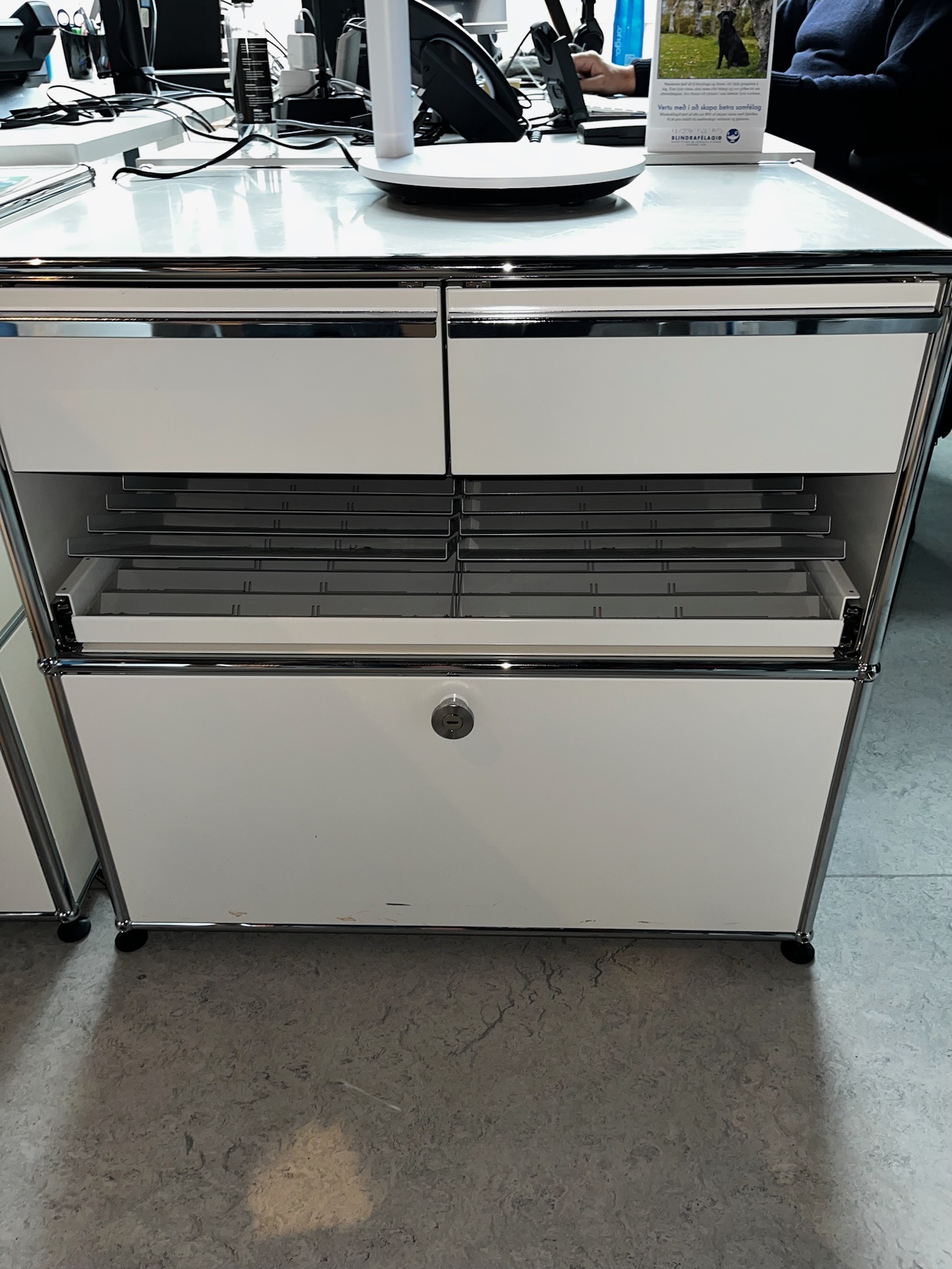 SELT / SOLD USM Haller hönnunarskápur 2