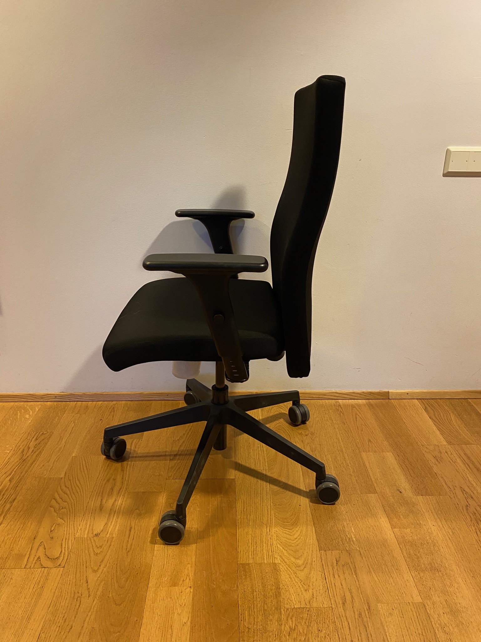 SELT/SOLD Vandaður skrifborðsstóll - skrifborðsstólar frá Pennanum 3
