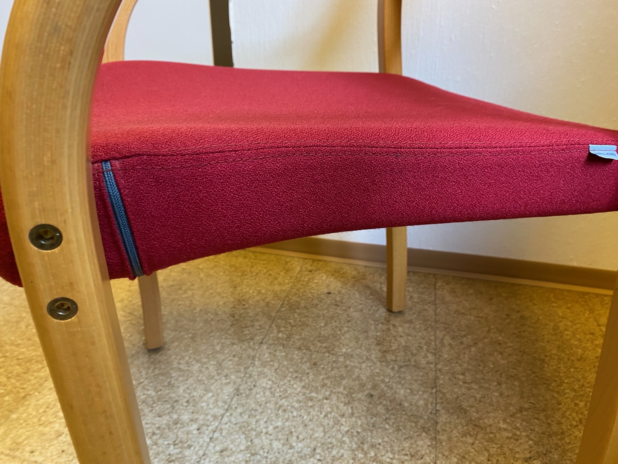 SELT / SOLD Helland fundarsetustólar - staflanlegir 4