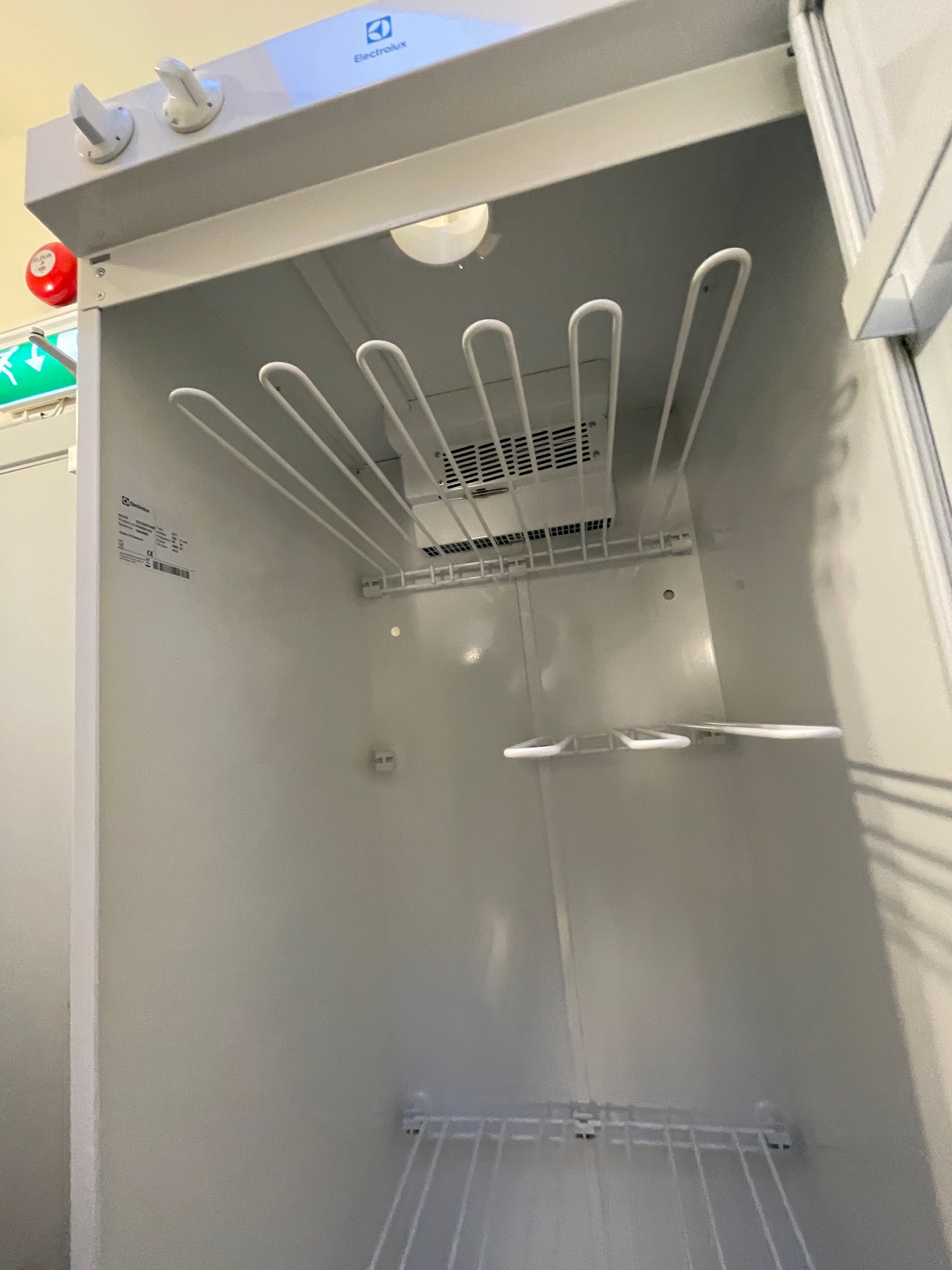 SELT / SOLD Þurrkskápur frá Electrolux 185 x 60 x 62 sm. 3