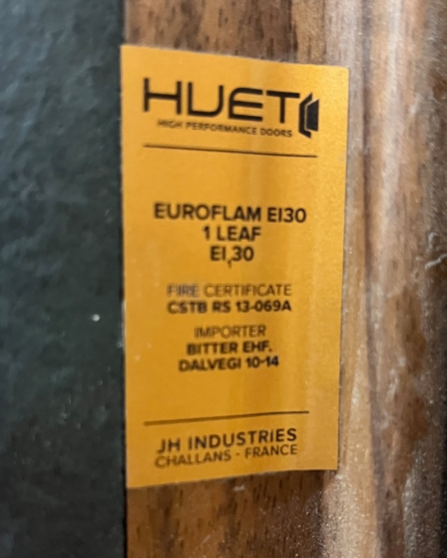 SELT / SOLD Hurðafleki og rammi E30 frá Parka - 210 x 90sm. 10