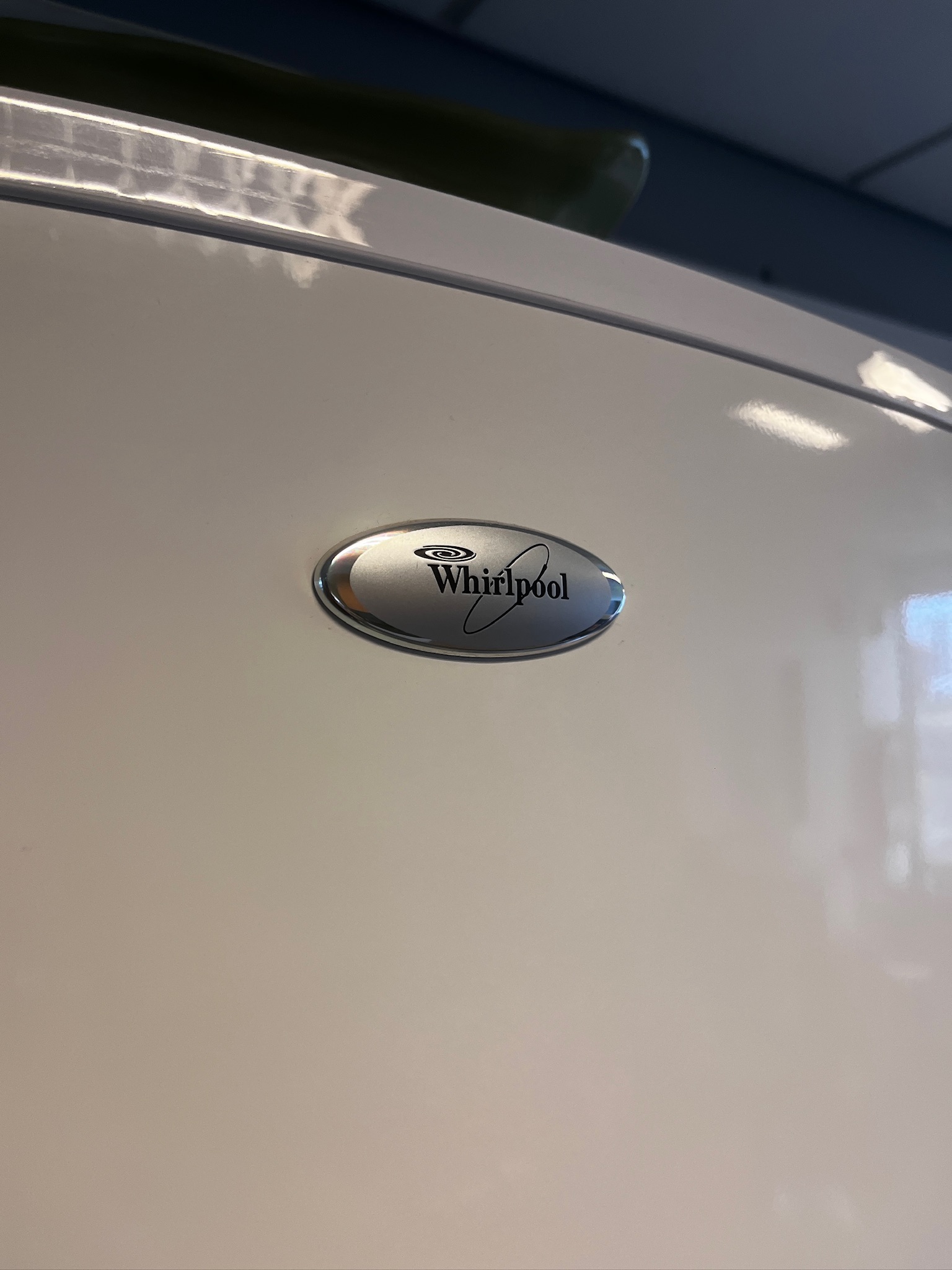 SELT / SOLD Whirlpool kæliskápur með frysti 4