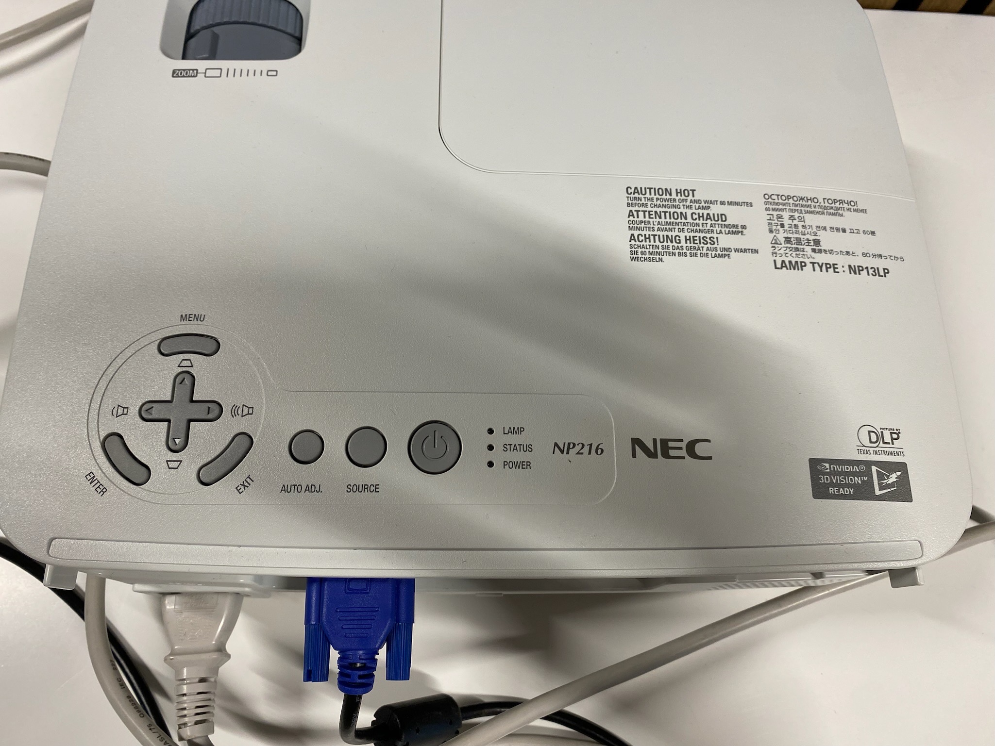 SELT / SOLD NEC NP216 skjávarpi 3