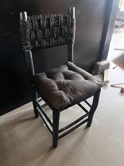 SELT / SOLD Eldhússtólar (16 stk.)