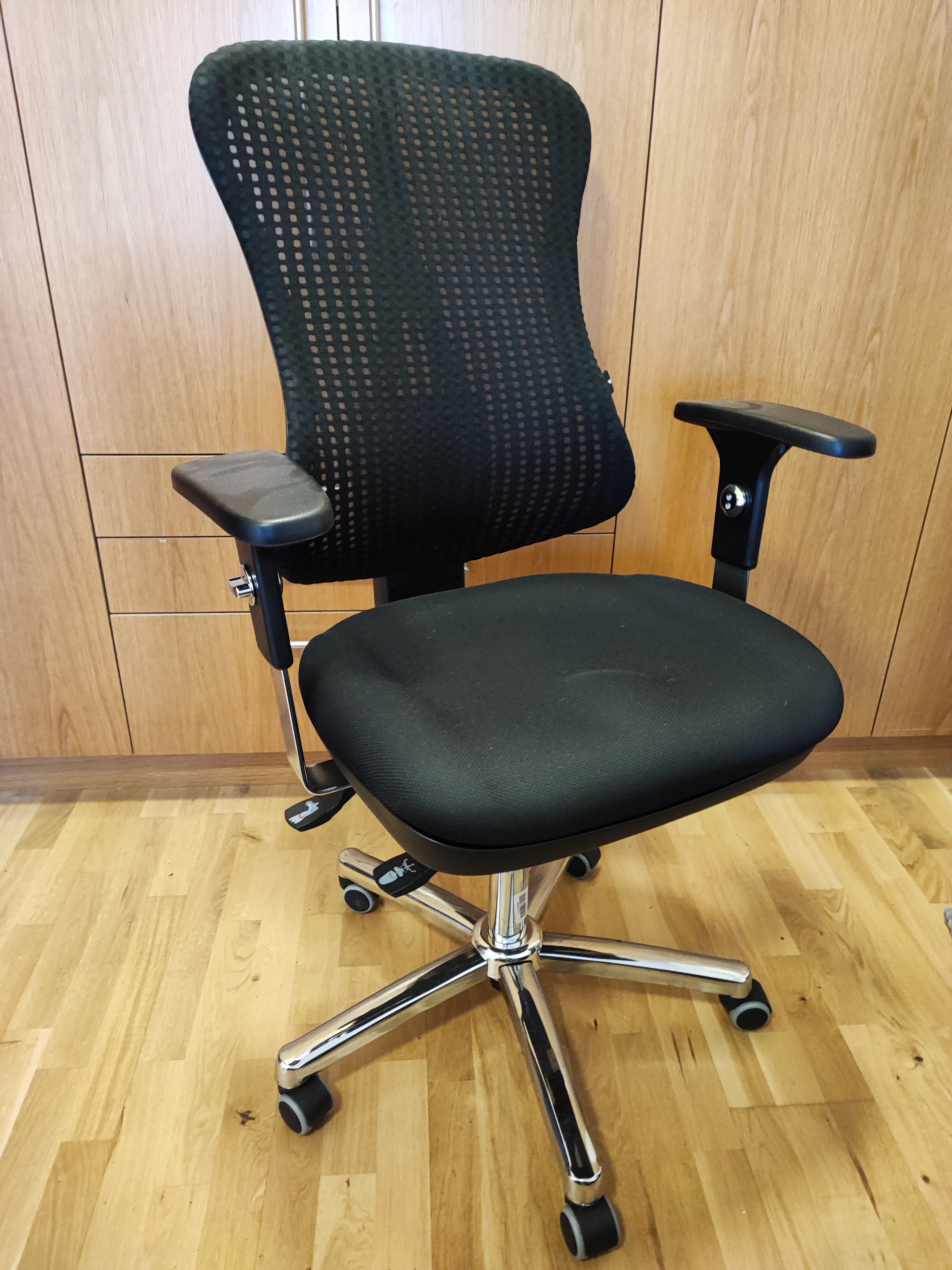 SELT / SOLD Topstar P90 skrifstofustóll með netabaki frá Hirzlunni (2 stk.)
