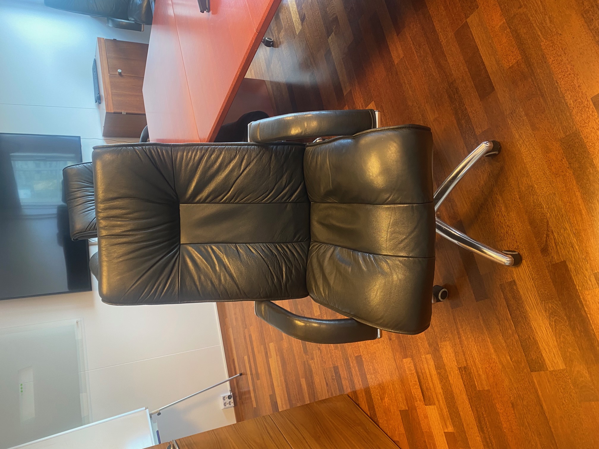SELT / SOLD - Fundarstólar (8 stk.) 2