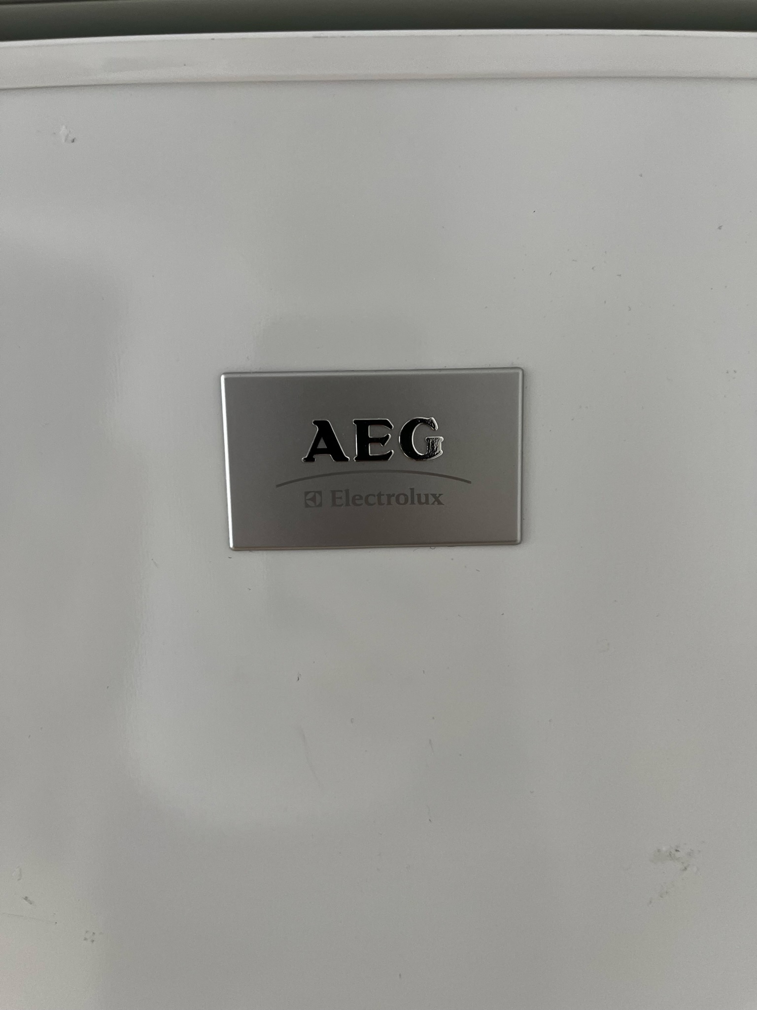 SELT / SOLD AEG Ísskápur m/frysti - 160 sm. 5
