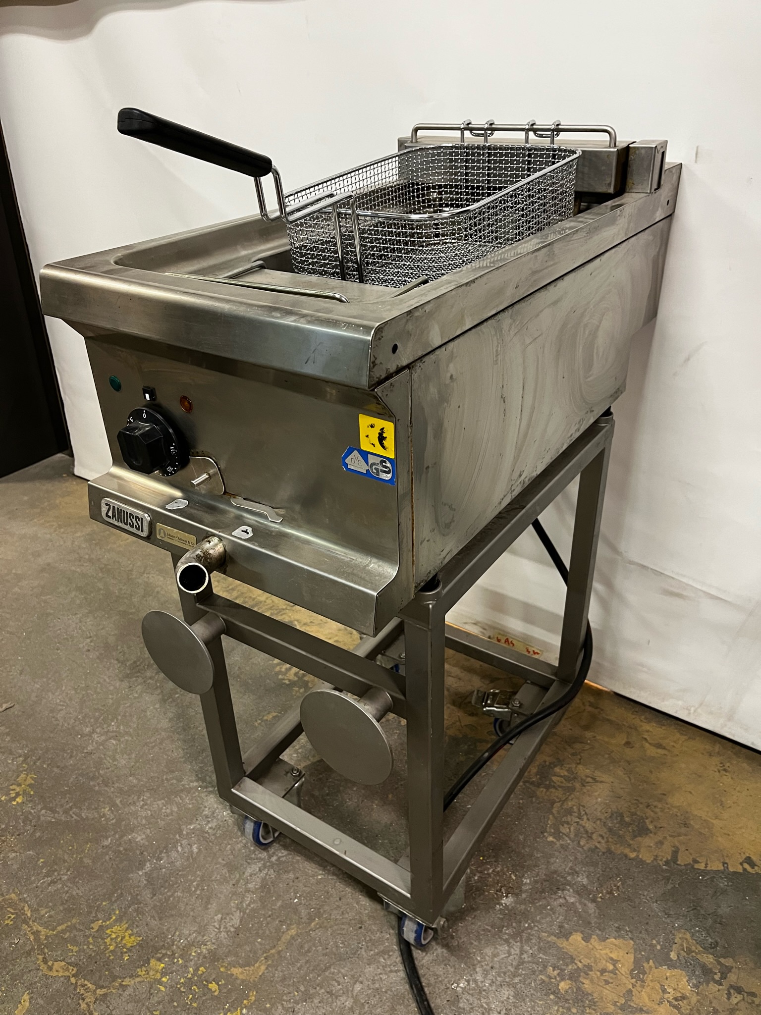 SELT / SOLD Djúpsteikingarpottur frá Zanussi 3