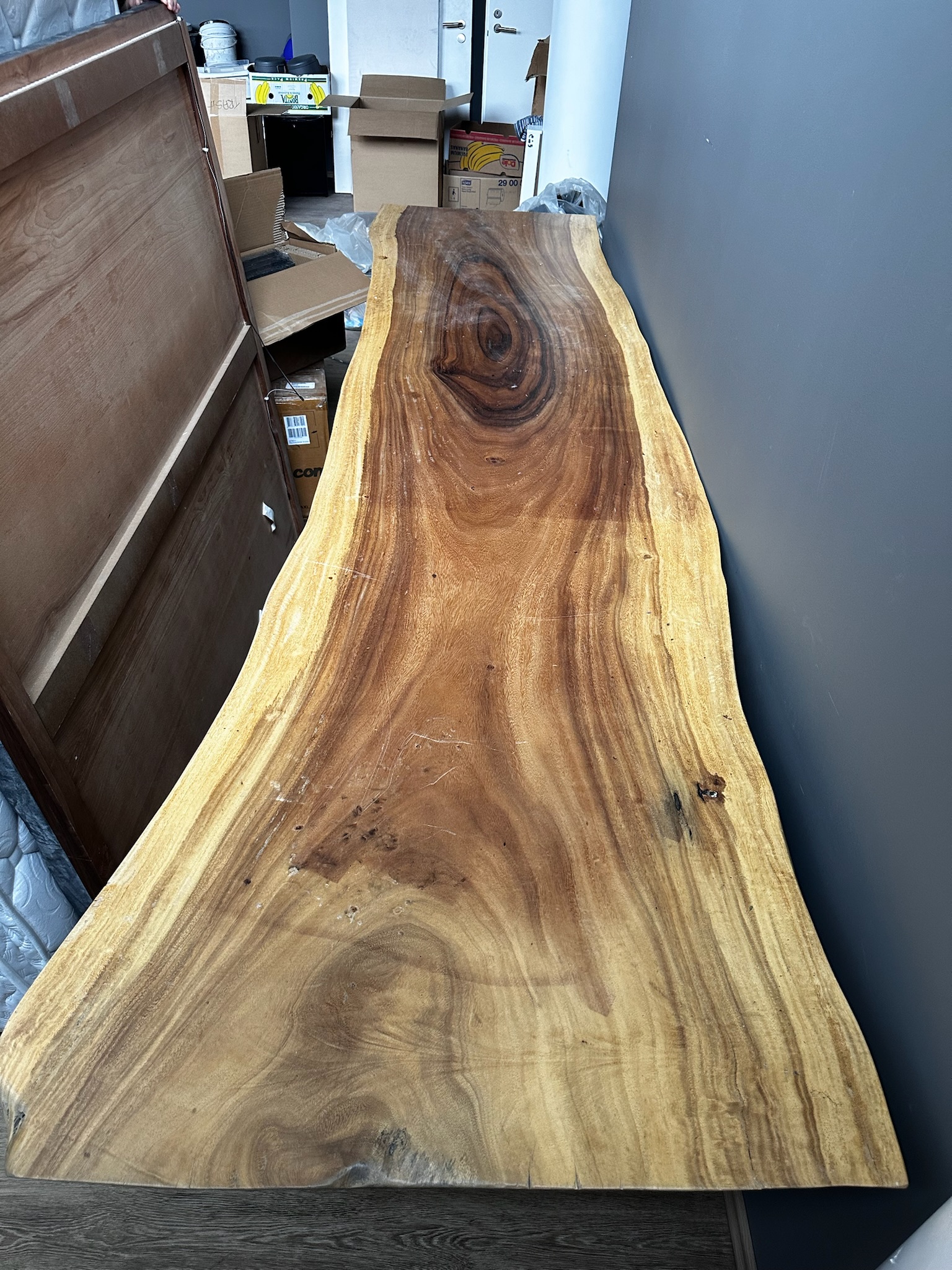 SELT / SOLD - Gegnheilt viðarborð, B338 x D82 sm. 4