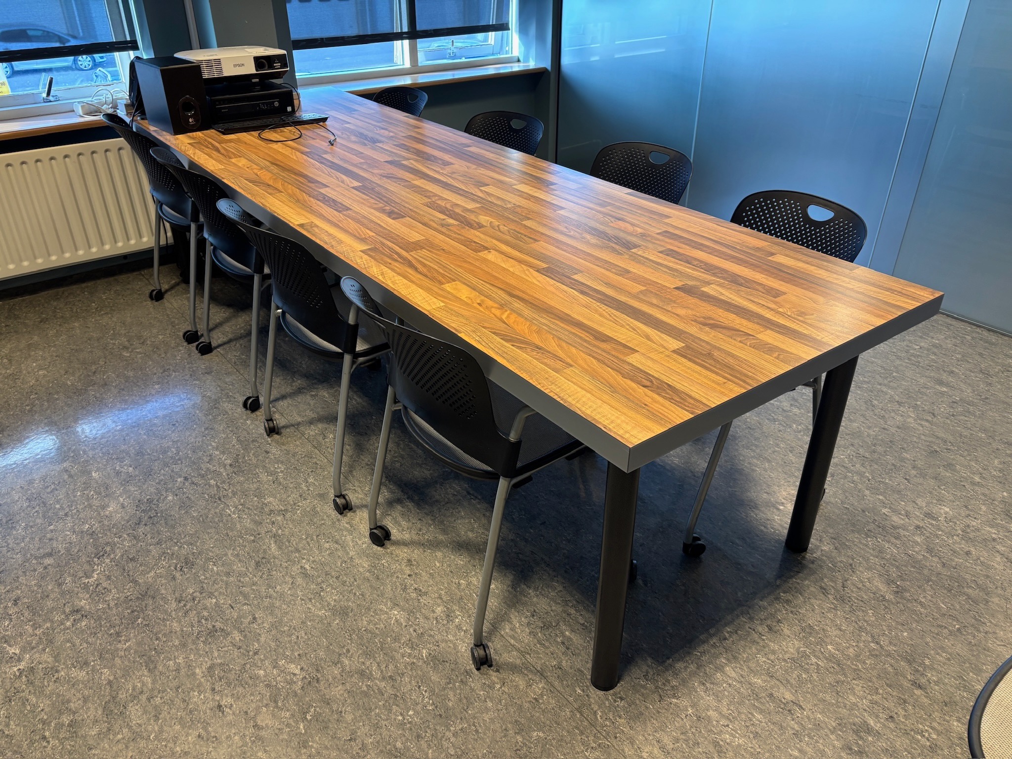 SELT / SOLD - Fundarborð, B210 x D110 x H74 sm. 2