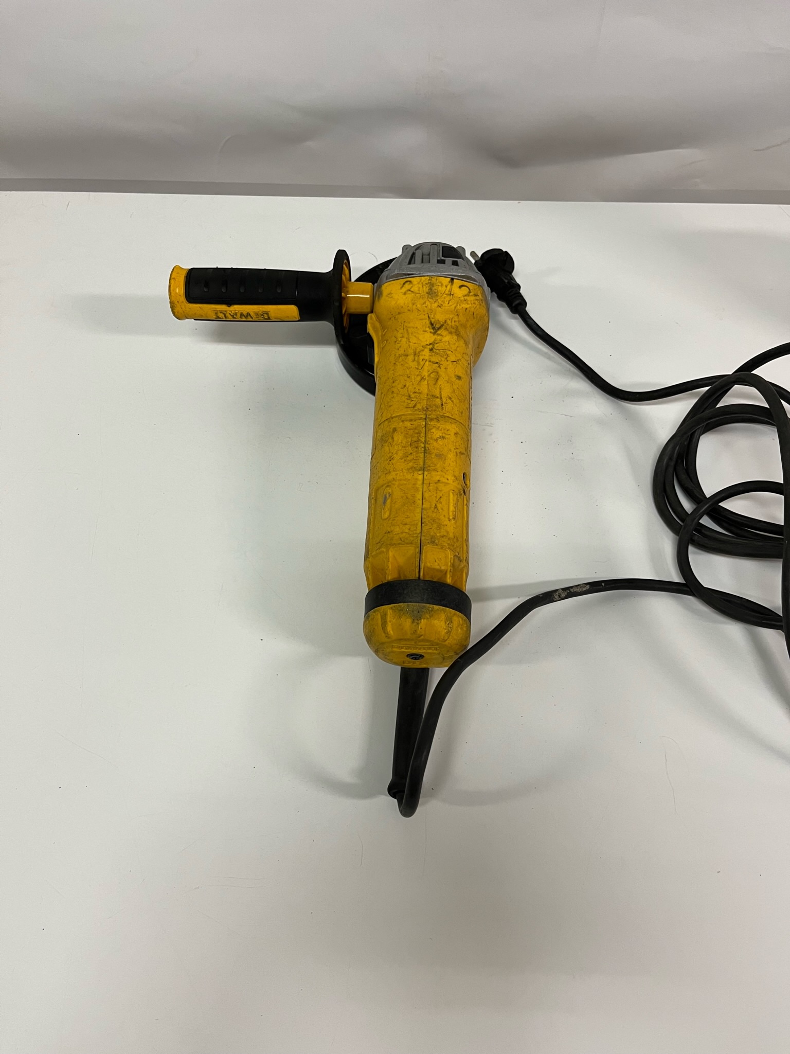SELT / SOLD Slípirokkur DeWalt DWE4237 2