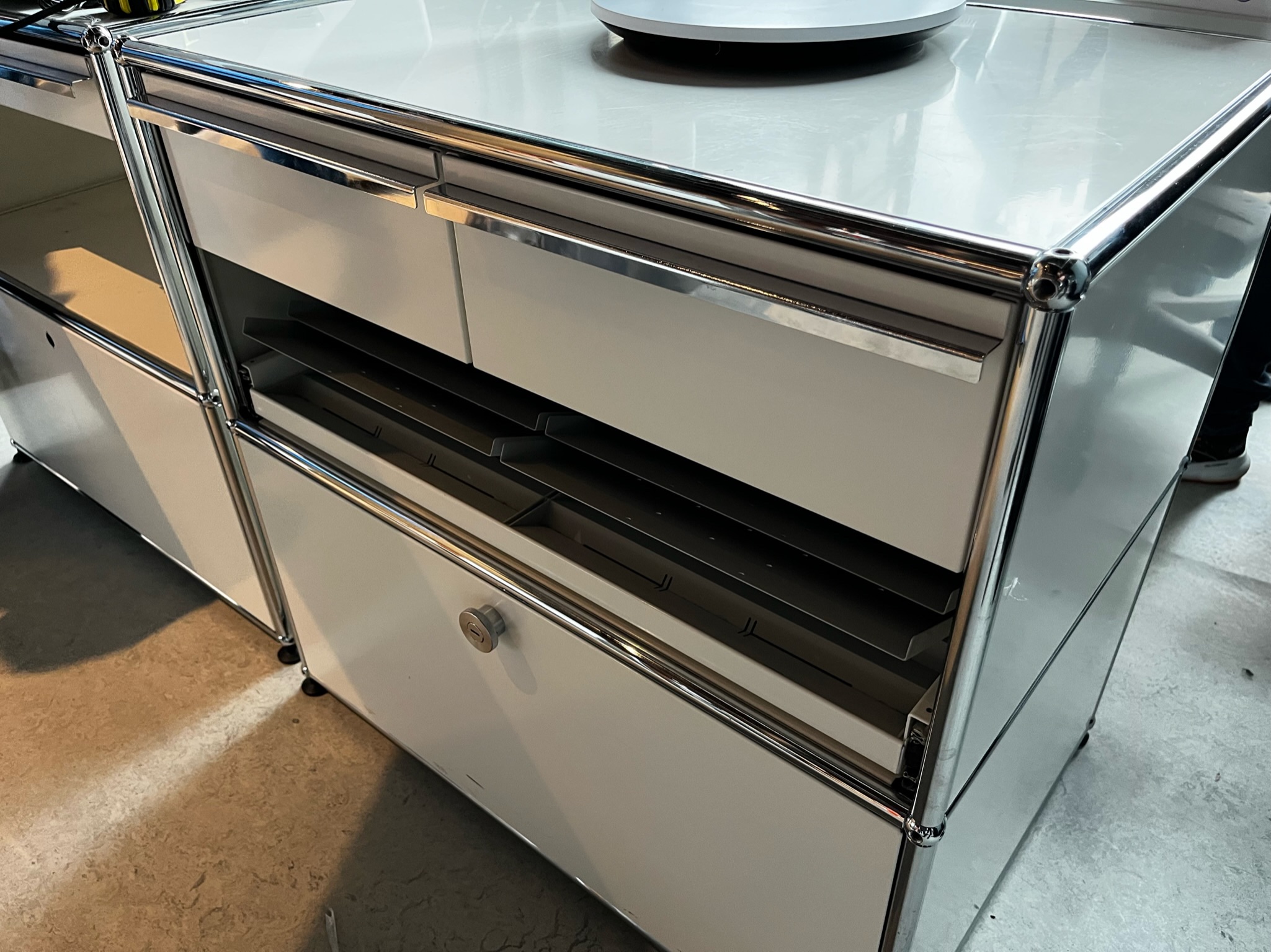 SELT / SOLD USM Haller hönnunarskápur 4