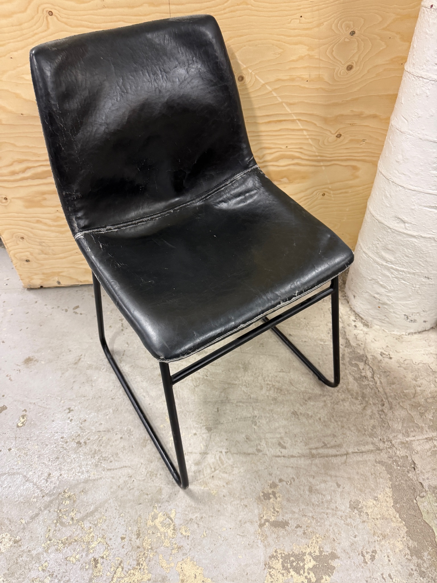 SELT / SOLD Borðstofustóll 3
