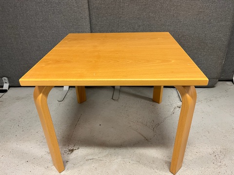 SELT / SOLD Stofuborð frá Á. G., B60 x D60 x H49 sm.