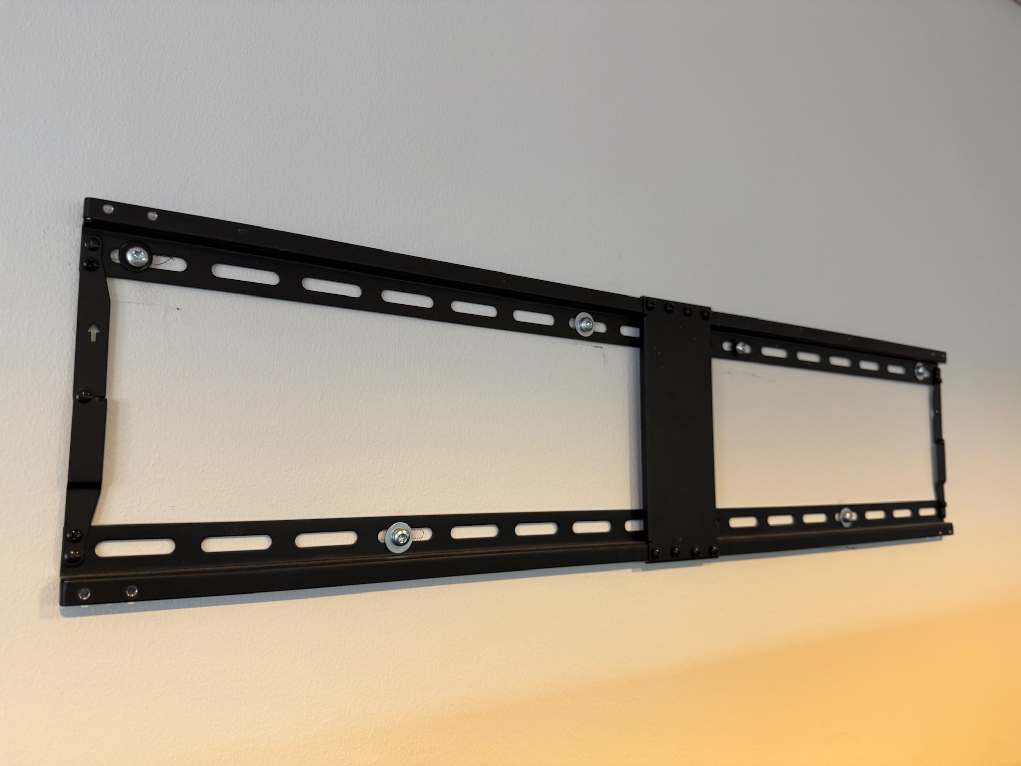 SELT / SOLD Samsung upplýsingaskjár með veggfestingu, 65'', 4K LED, 24/7 9
