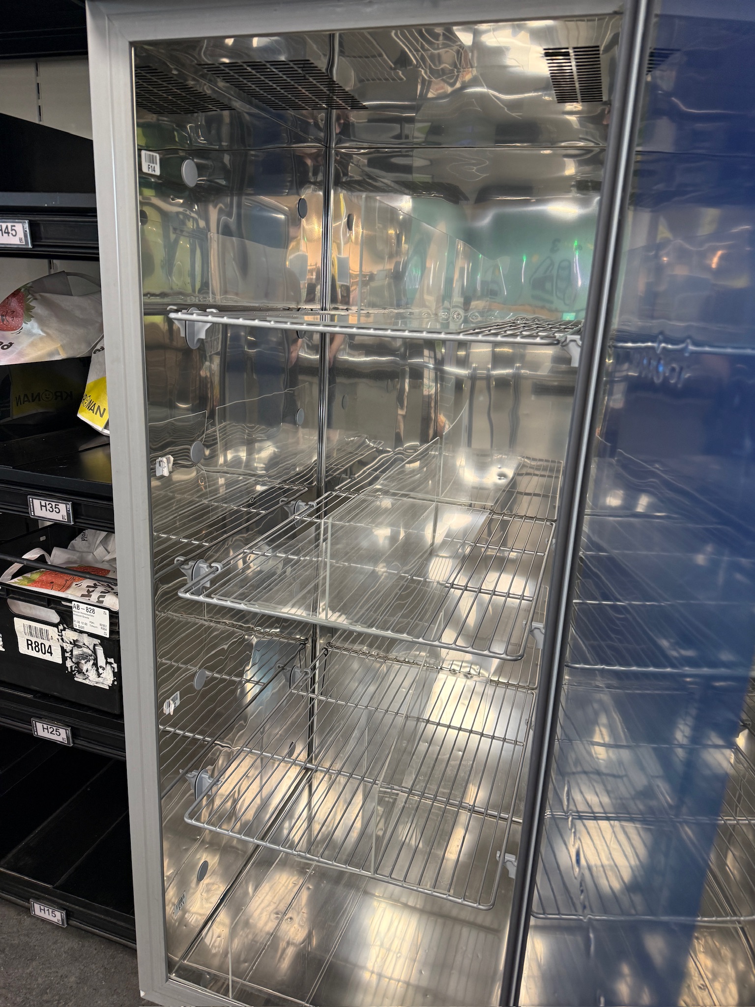 SELT / SOLD Tecnodom Perfekt 700 stálfrystir frá BVT 2
