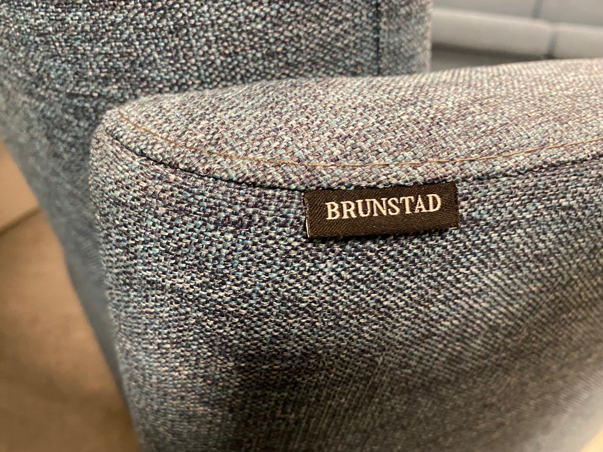 SELT / SOLD - Brunstad 6 manna hönnunarhornsófi - hornsófi 2022 9