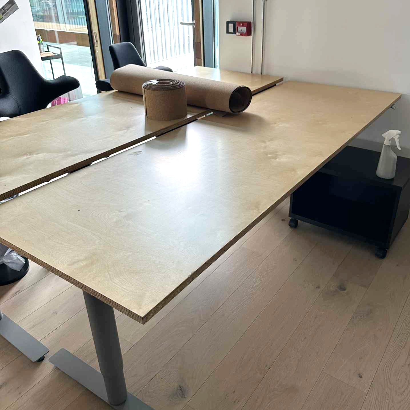 SELT / SOLD Rafmagnsborð, Eik, B220xD80sm. 2