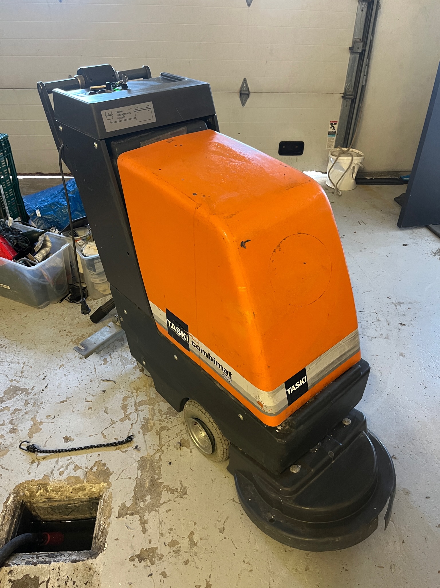 SELT / SOLD Taski skúringarvél 2