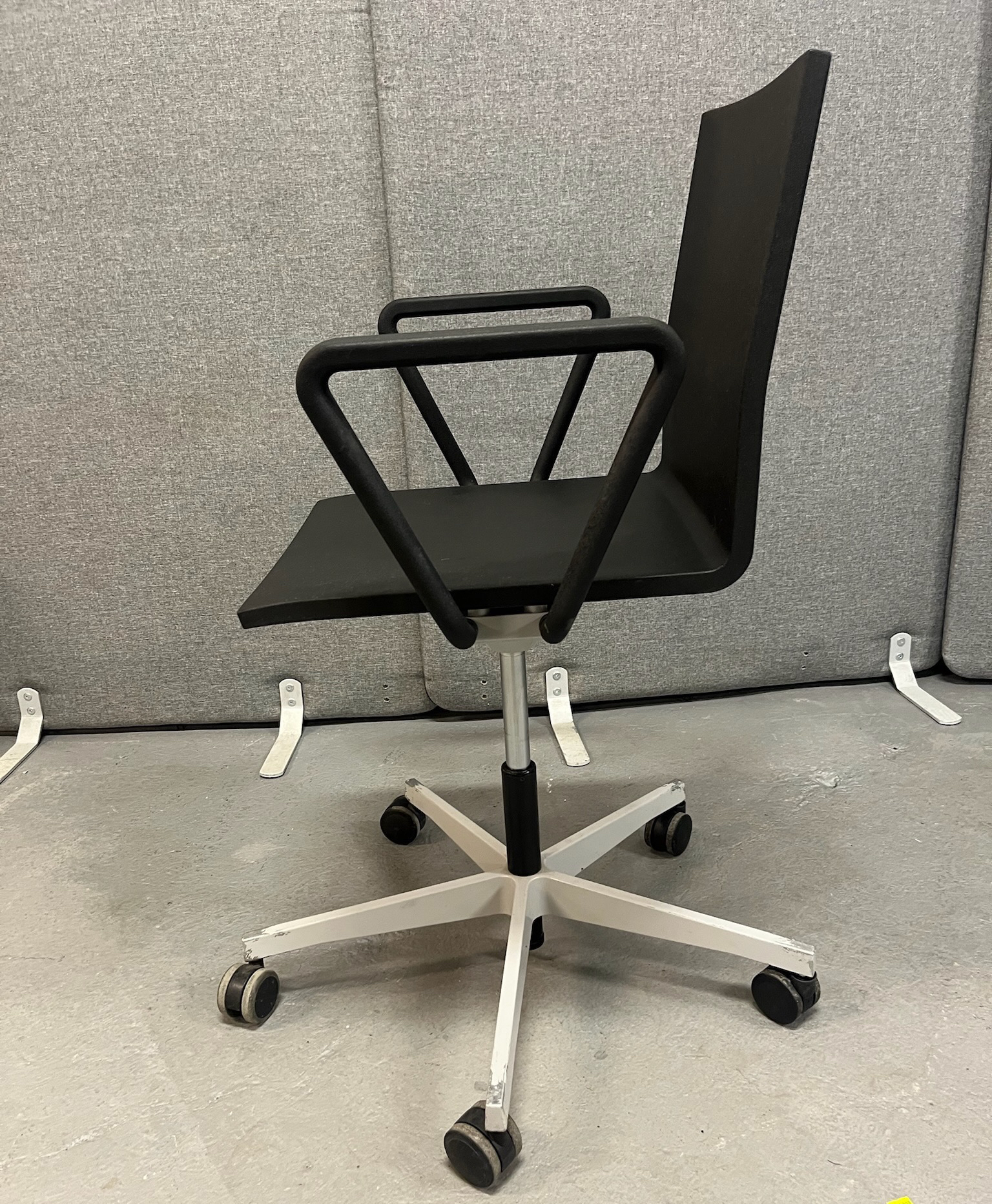 SELT / SOLD Vitra stóll frá Pennanum 2