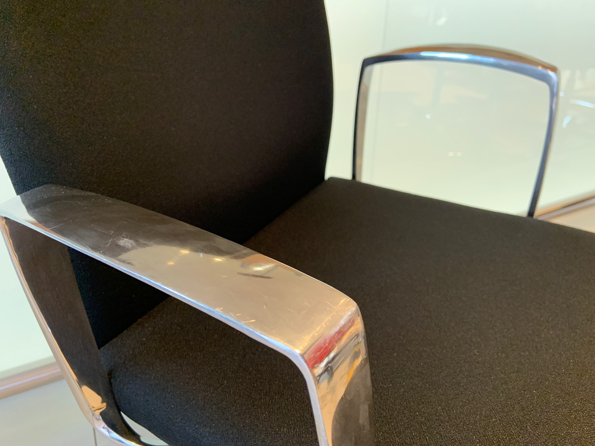 SELT / SOLD Fundarstólar Ísafold svart/gr/króm á hjólum 4