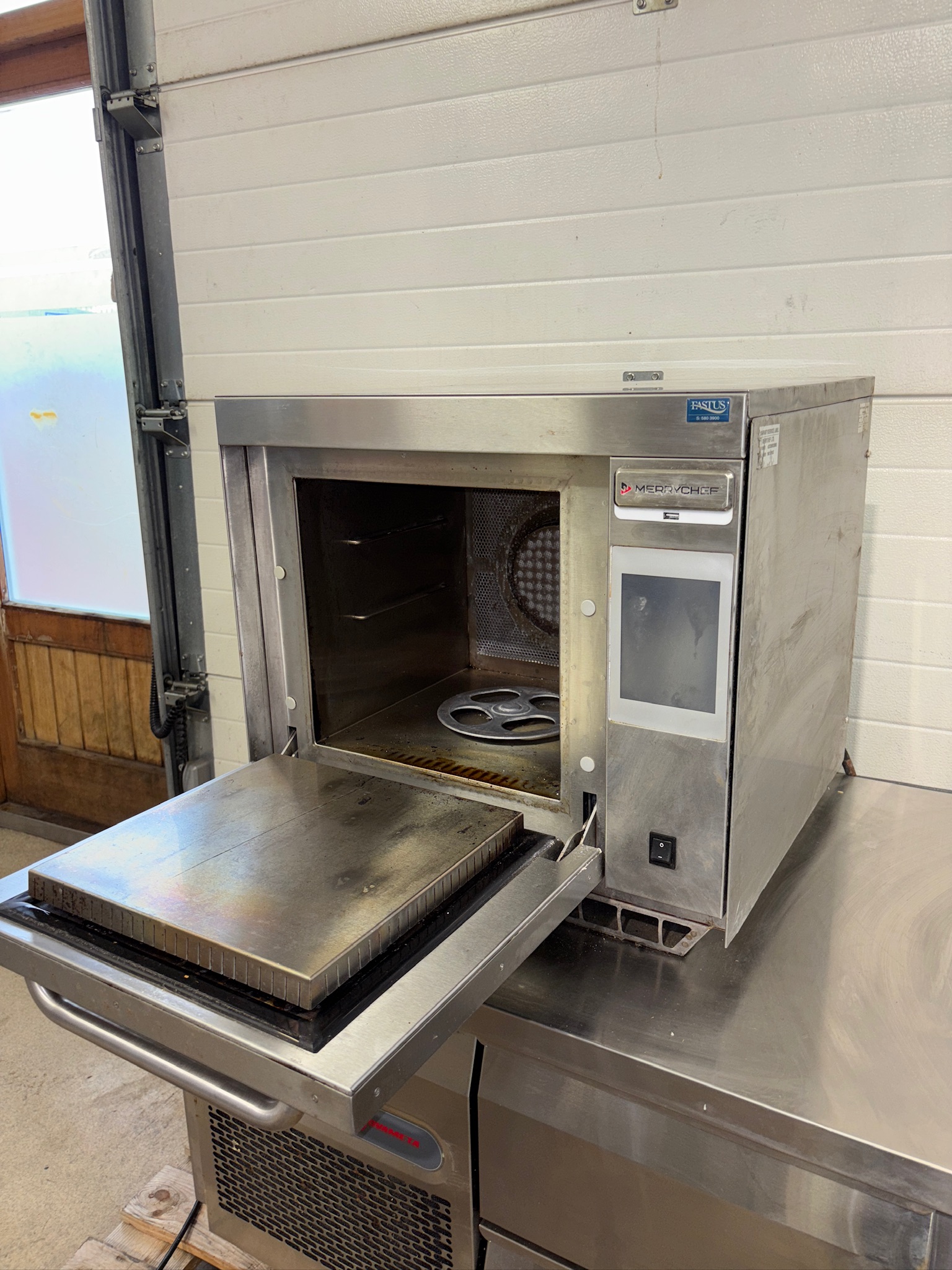 SELT / SOLD MerryChef hraðofn 2