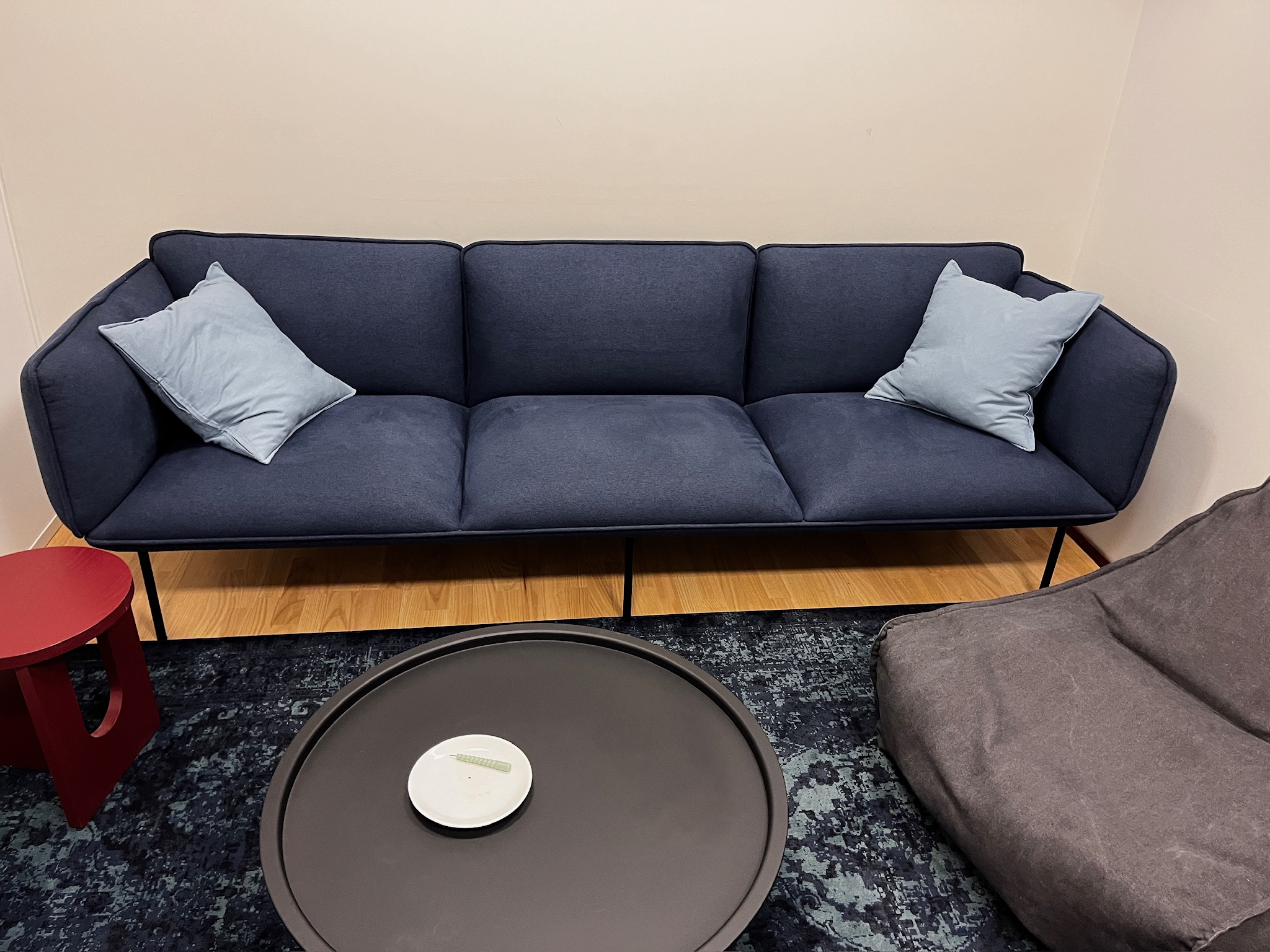 SELT / SOLD Woud hönnunarsófi, 3ja sæta, B245 - D78 - H83 sm. 2