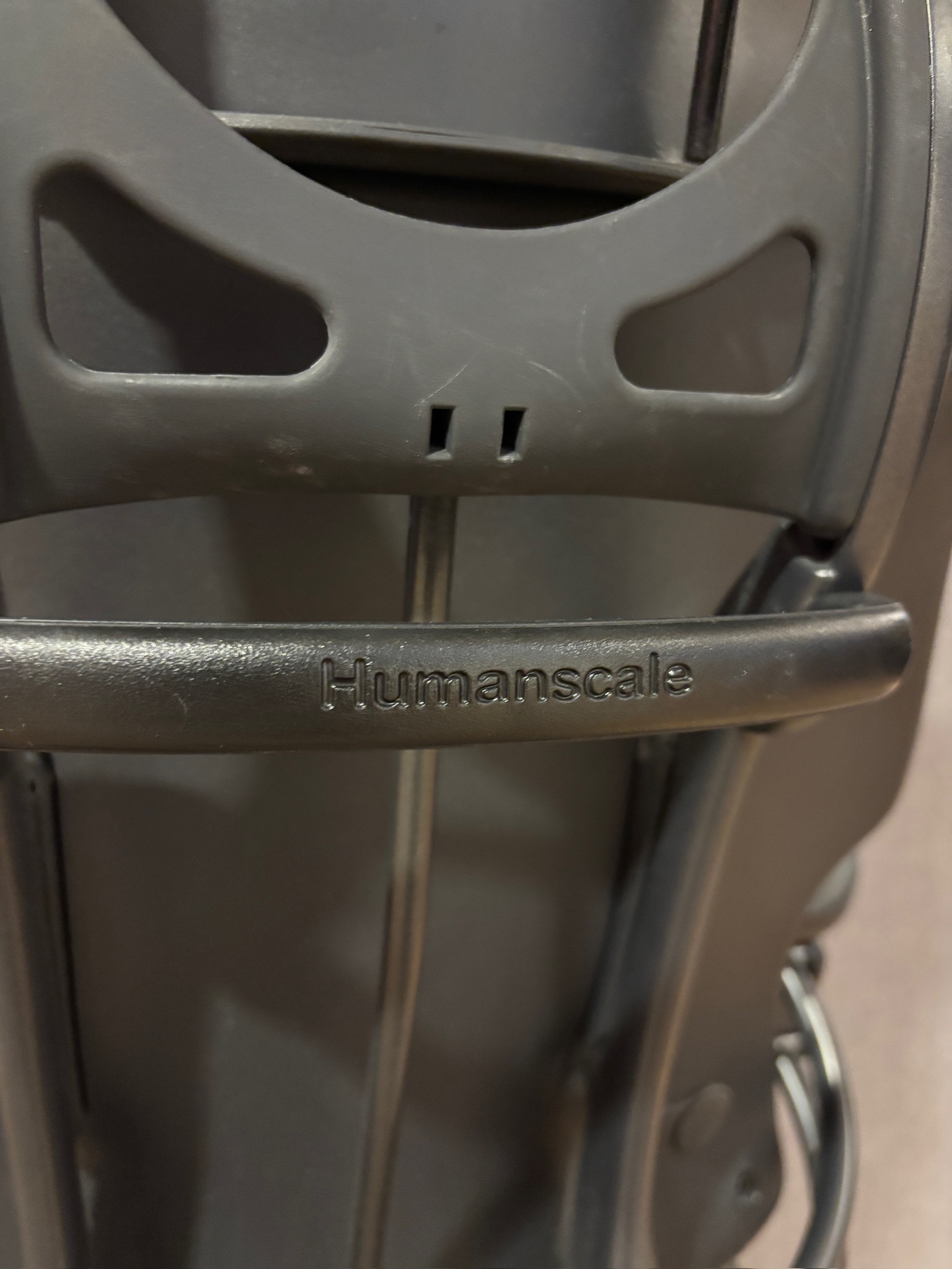 SELT / SOLD Humanscale skrifborðsstóll 9