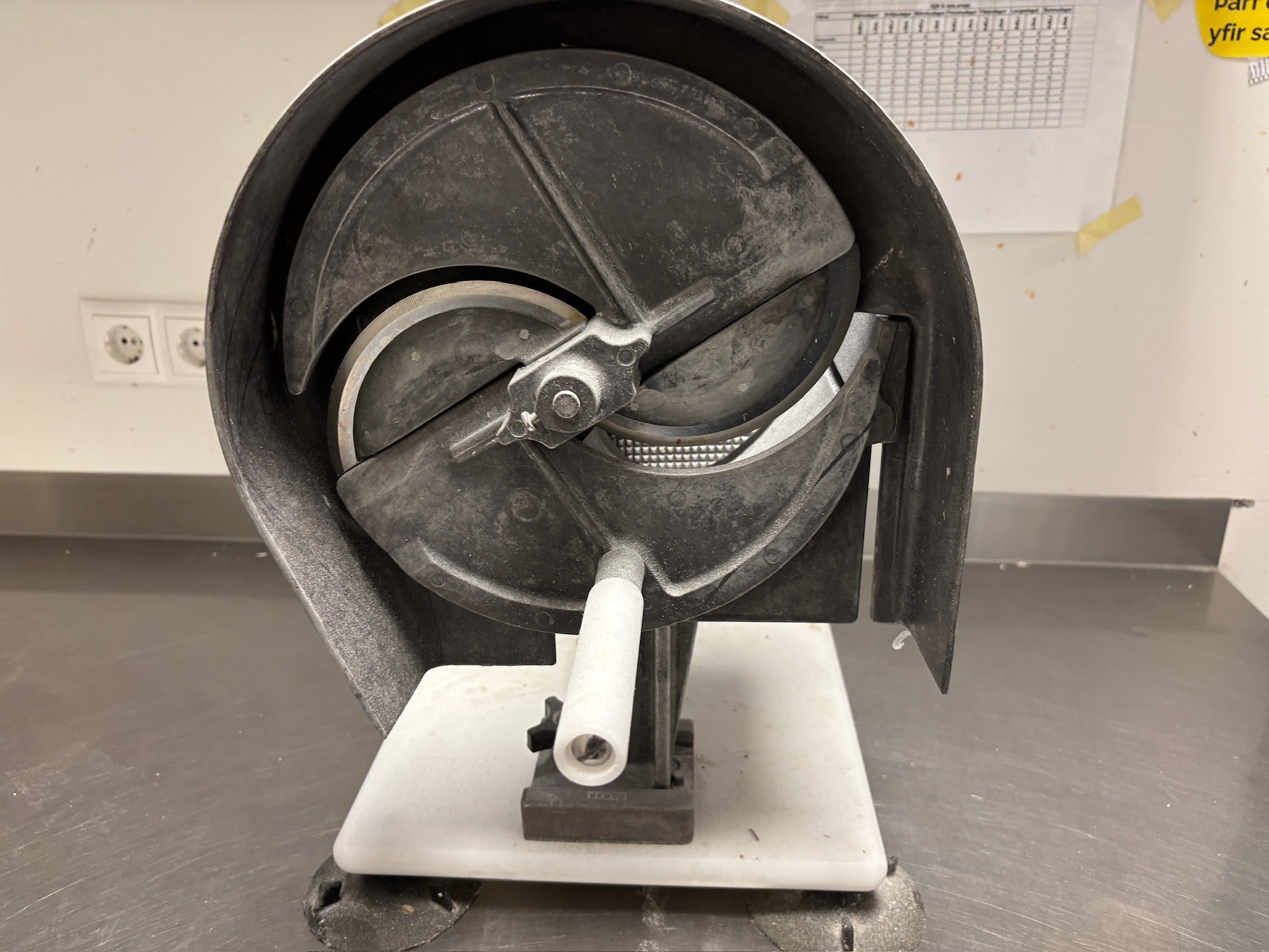 SELT / SOLD Nemco Easy Vegetable Slicer - 25 Slice 2